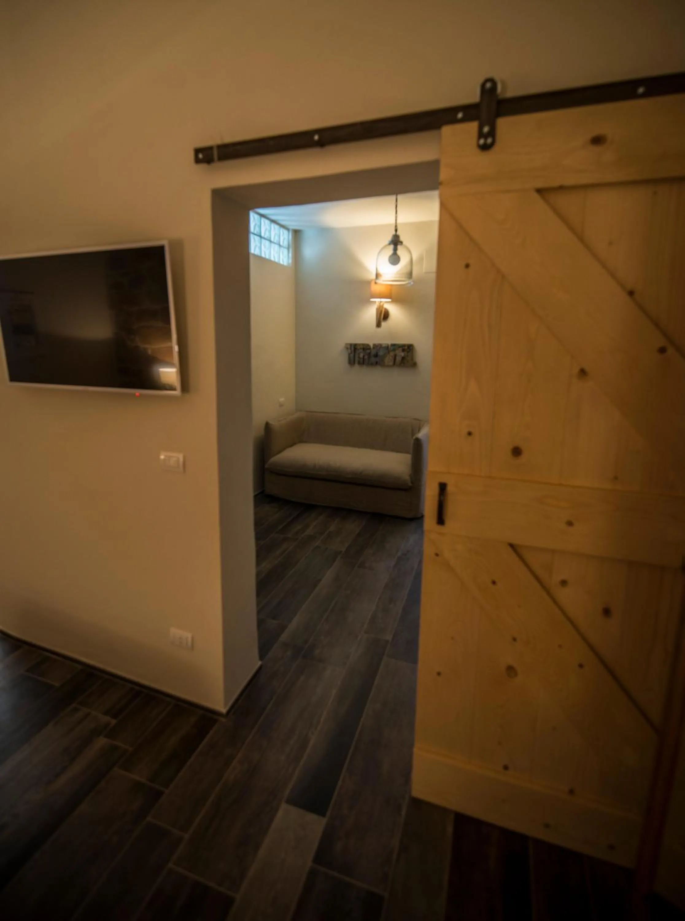 Living room, Bed in Home Village B&b