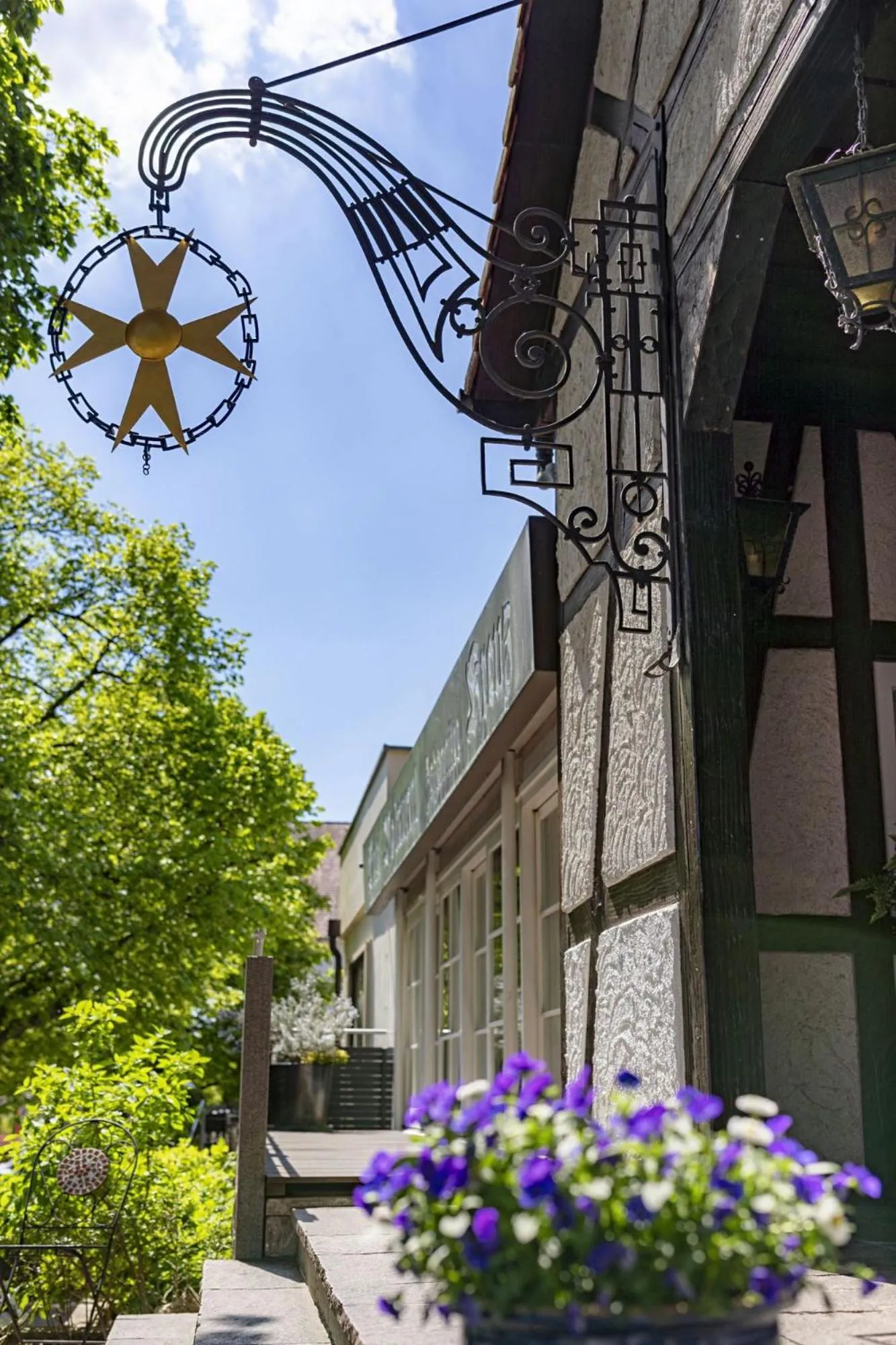 Property building in Romantik Hotel Johanniter-Kreuz