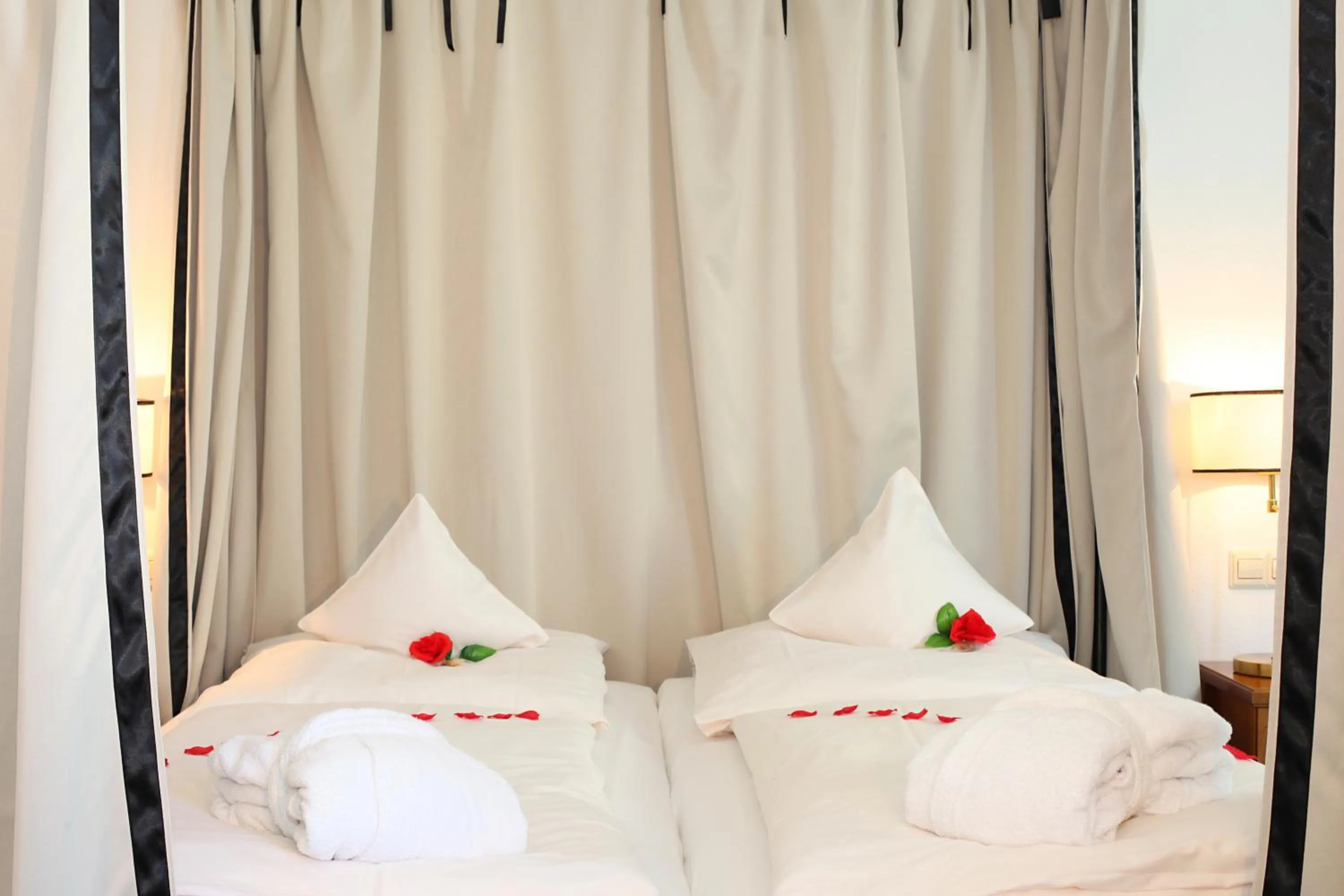 Bed in Romantik Hotel Johanniter-Kreuz