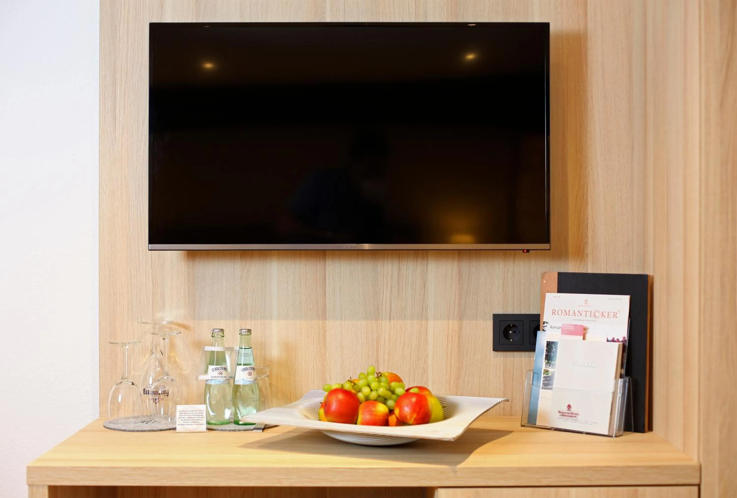 TV and multimedia in Romantik Hotel Johanniter-Kreuz