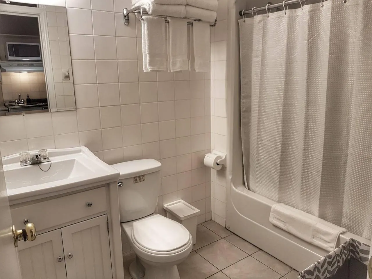 Cozy Studio #15 by Amazing Property Rentals