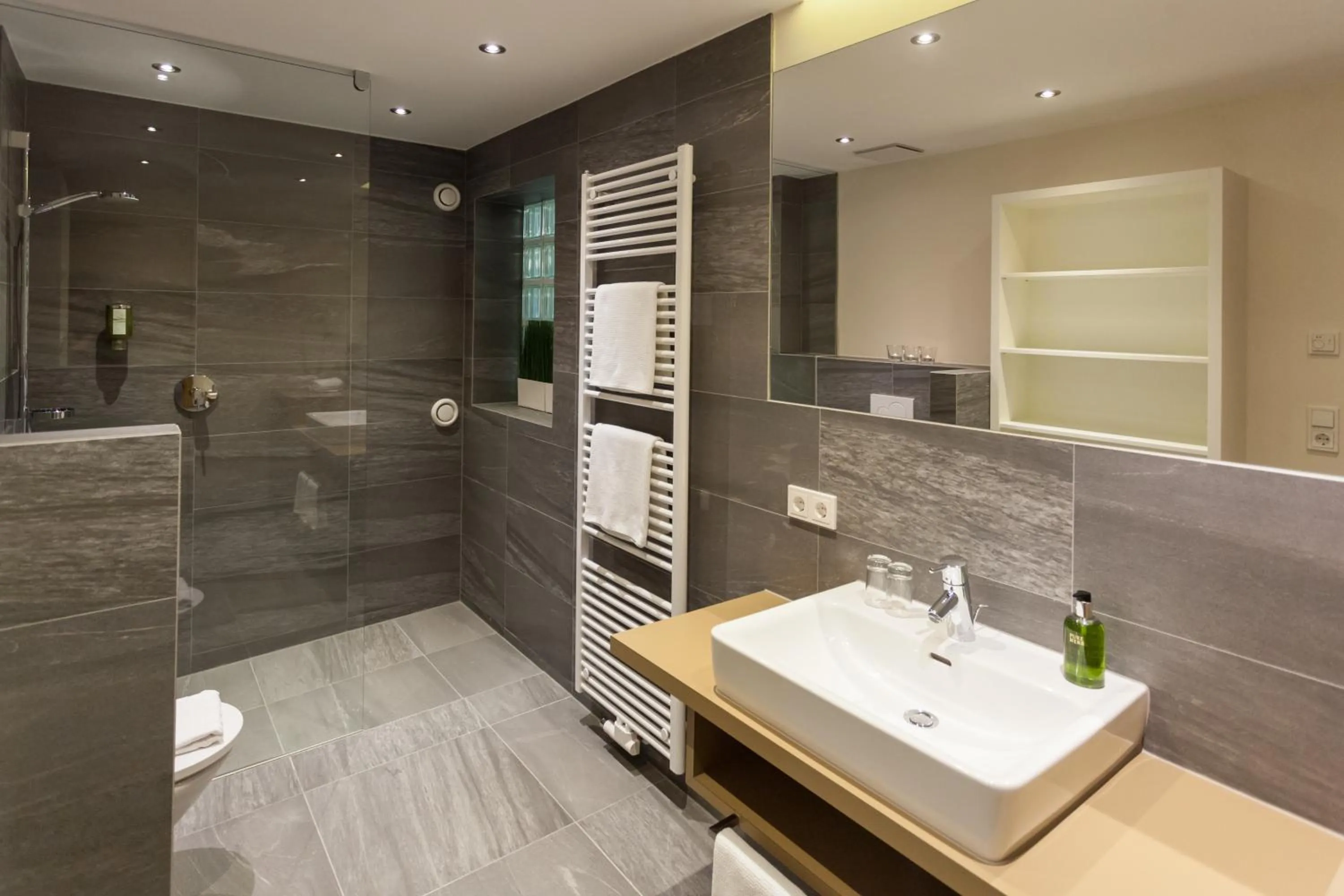 Shower in Hotel Rundeck