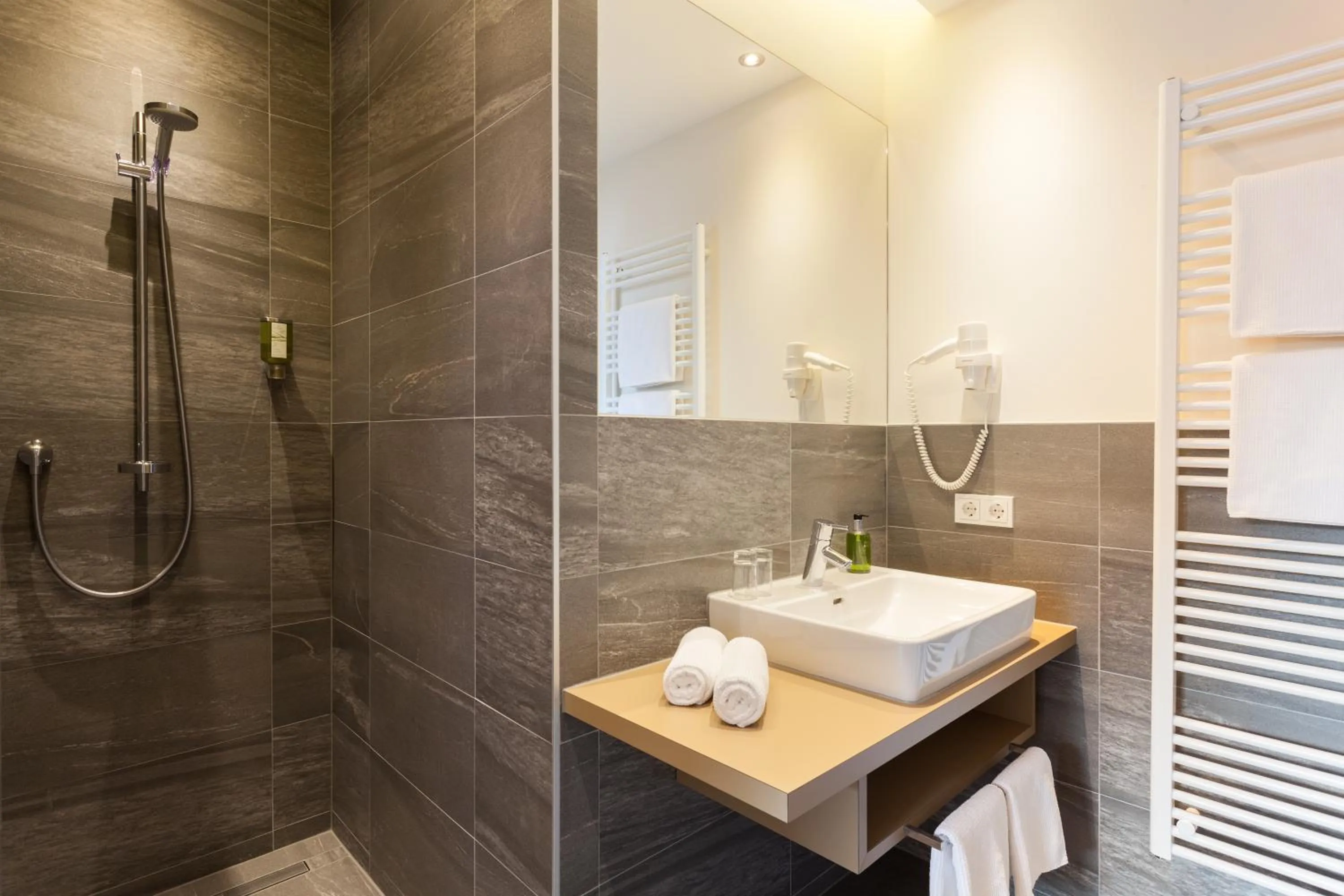 Shower in Hotel Rundeck