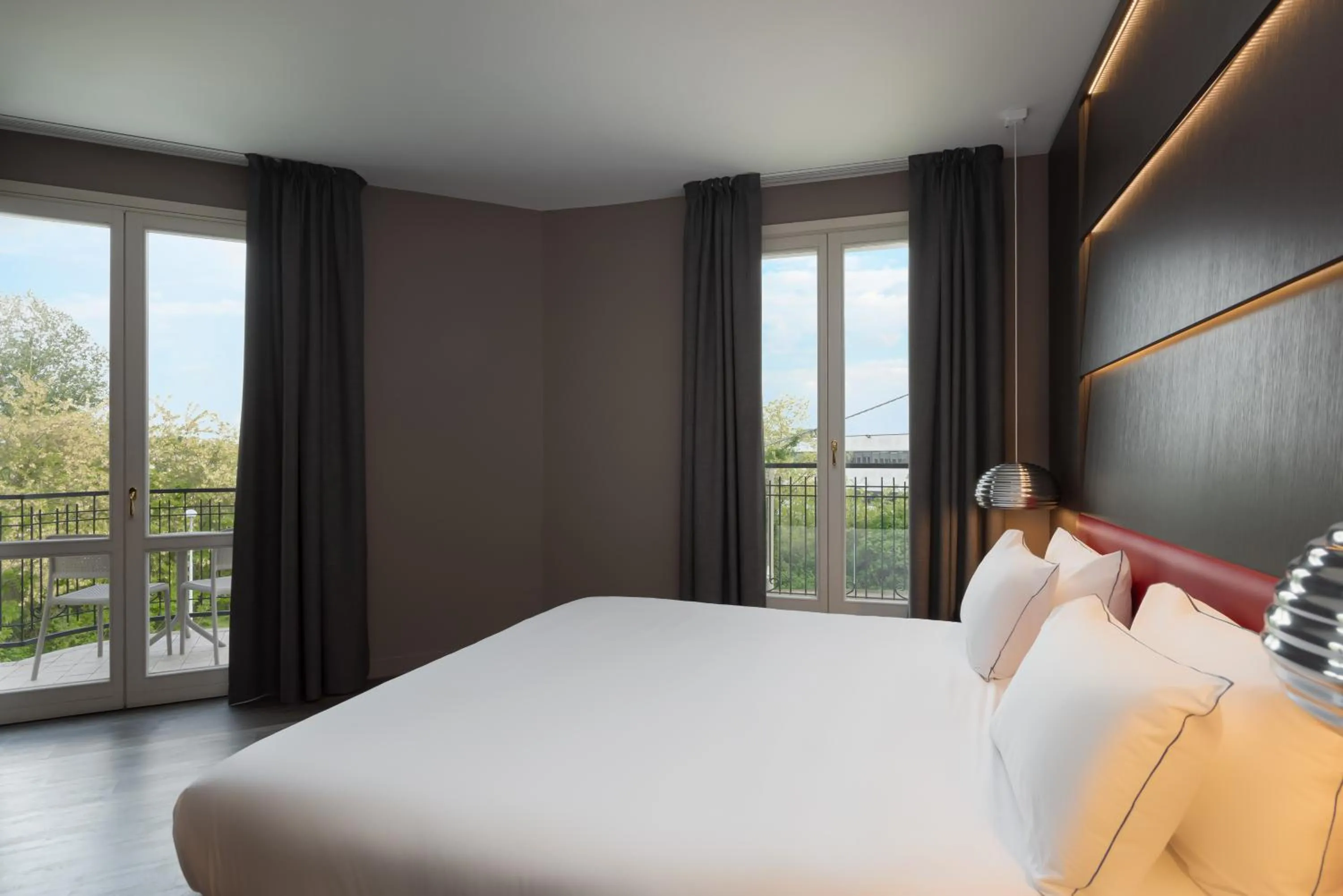 Bed in Maranello Palace