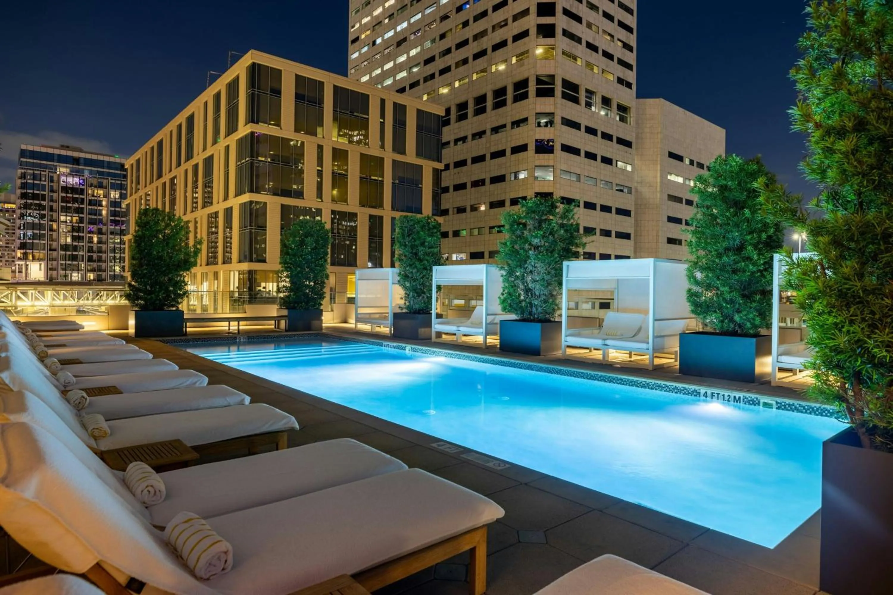 Swimming pool in The Laura Hotel, Houston Downtown, Autograph Collection
