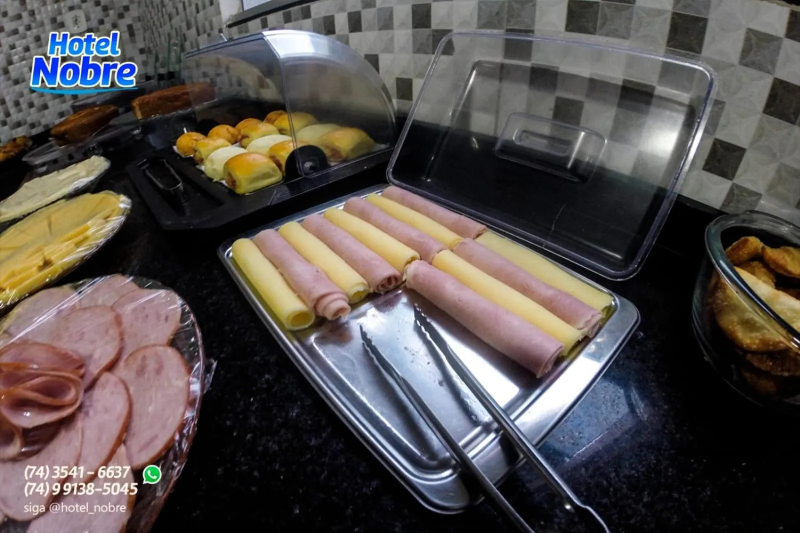 Buffet breakfast in Hotel Nobre