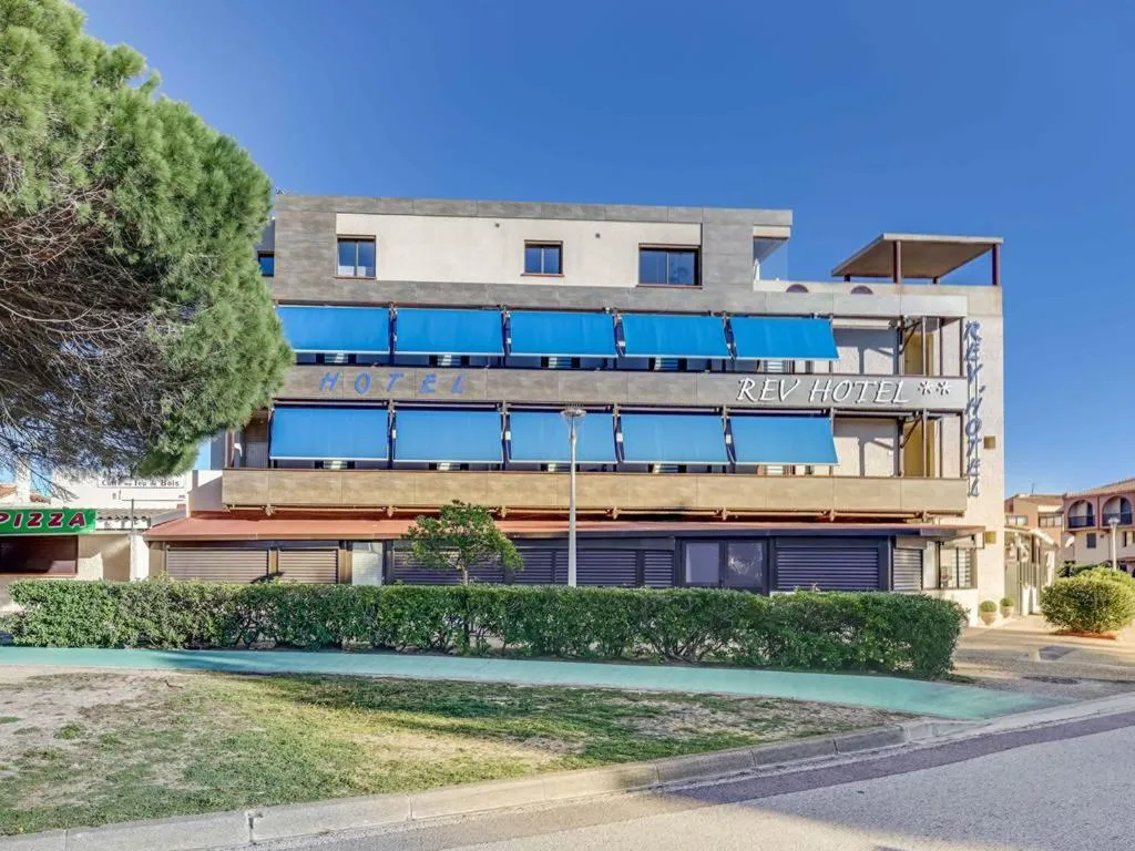 Property building in Rev'Hotel