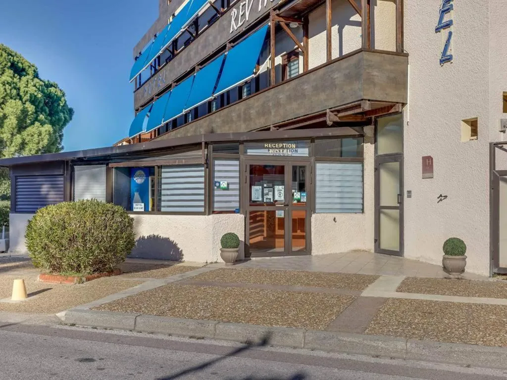 Property building in Rev'Hotel