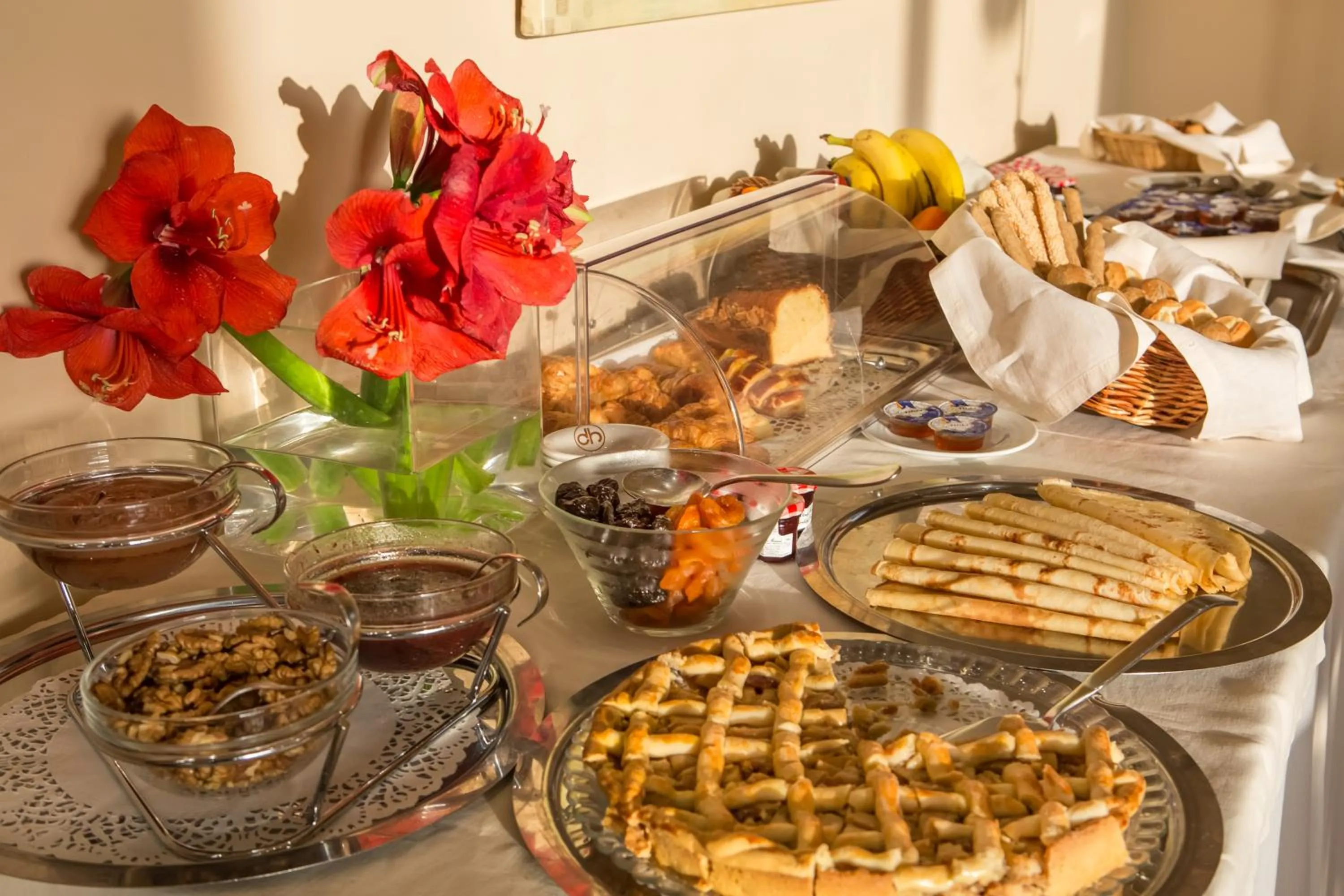 Food in Dekelia Hotel