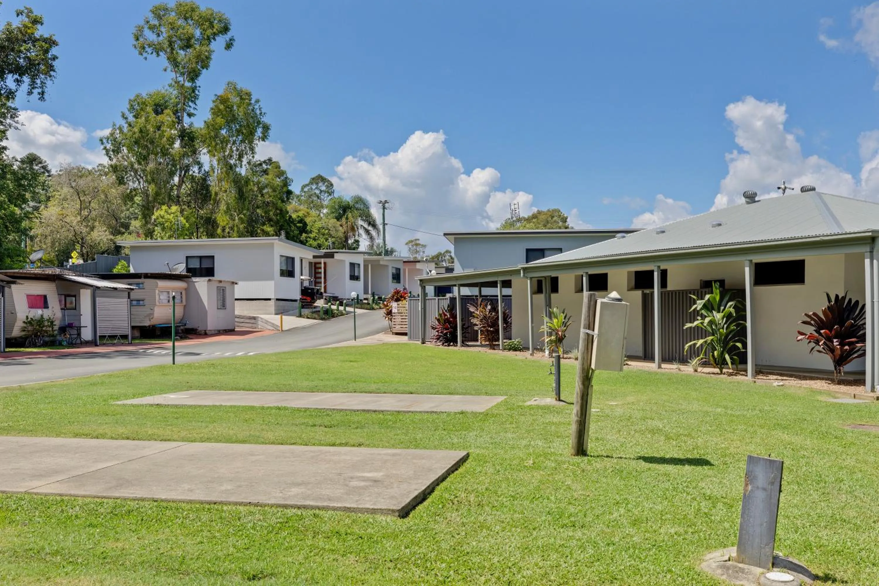 Neighbourhood in Yandina Caravan Park