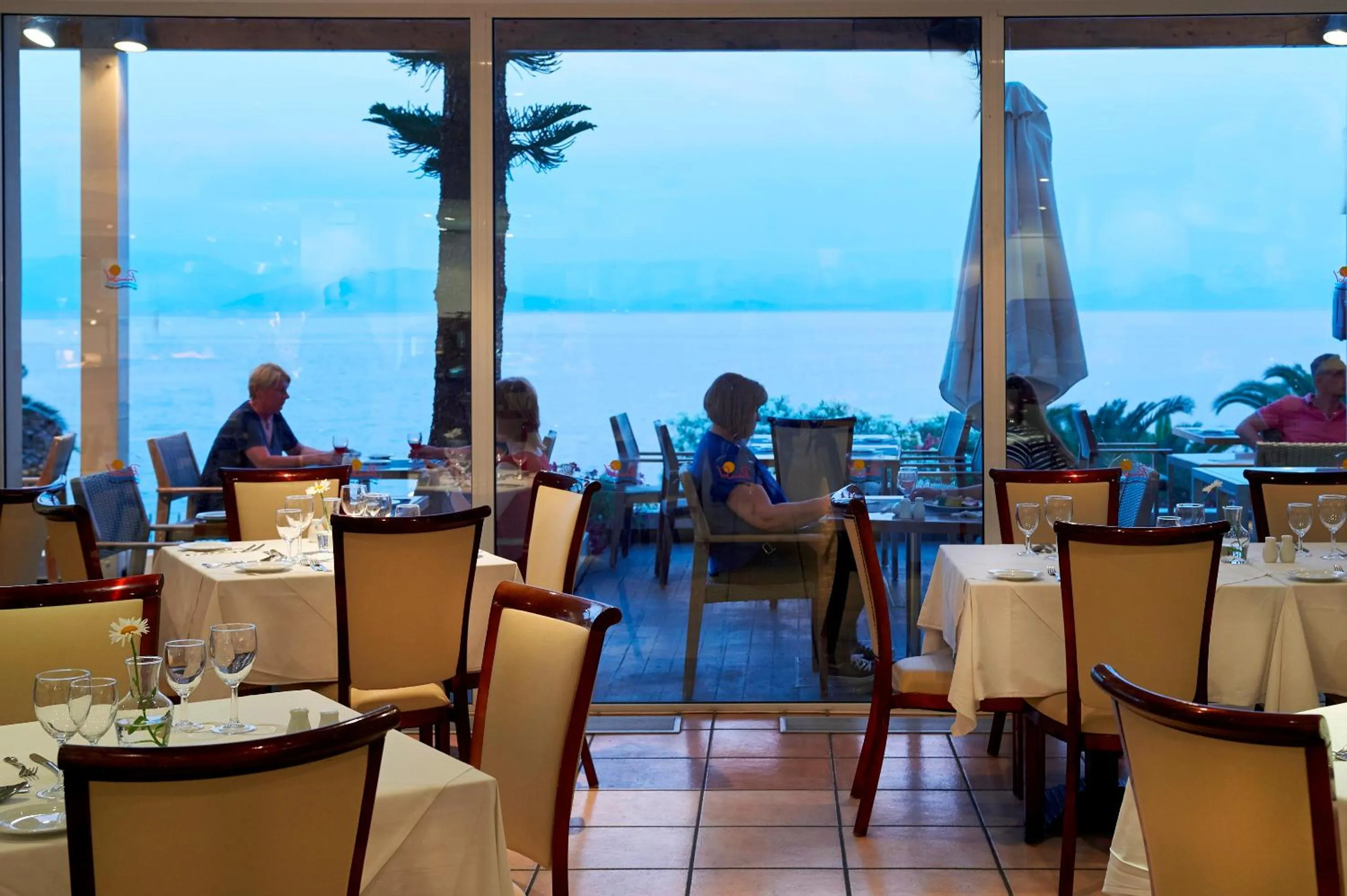 Restaurant/places to eat in Louis Ionian Sun