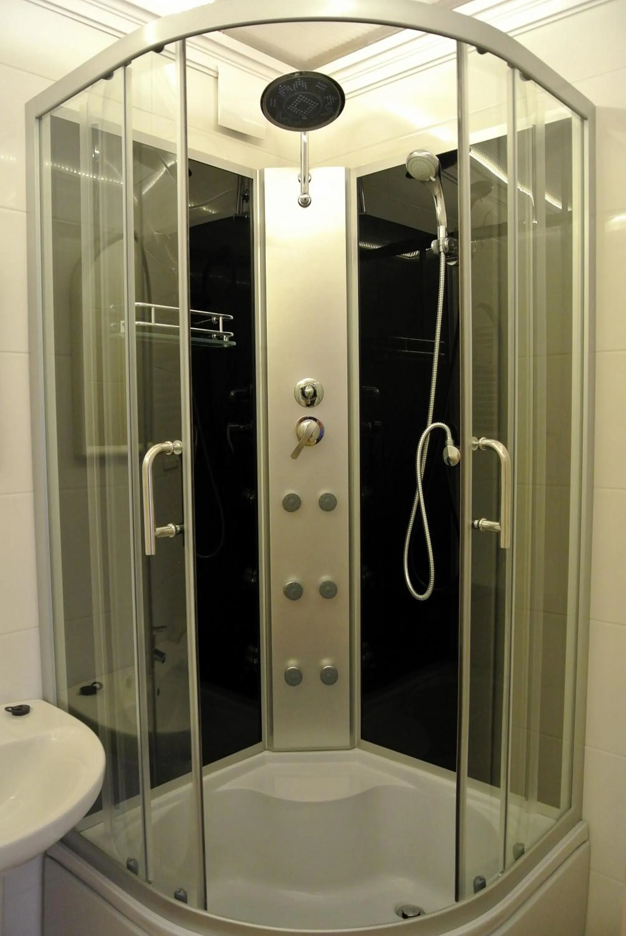 Shower in Kamienica Bankowa Residence