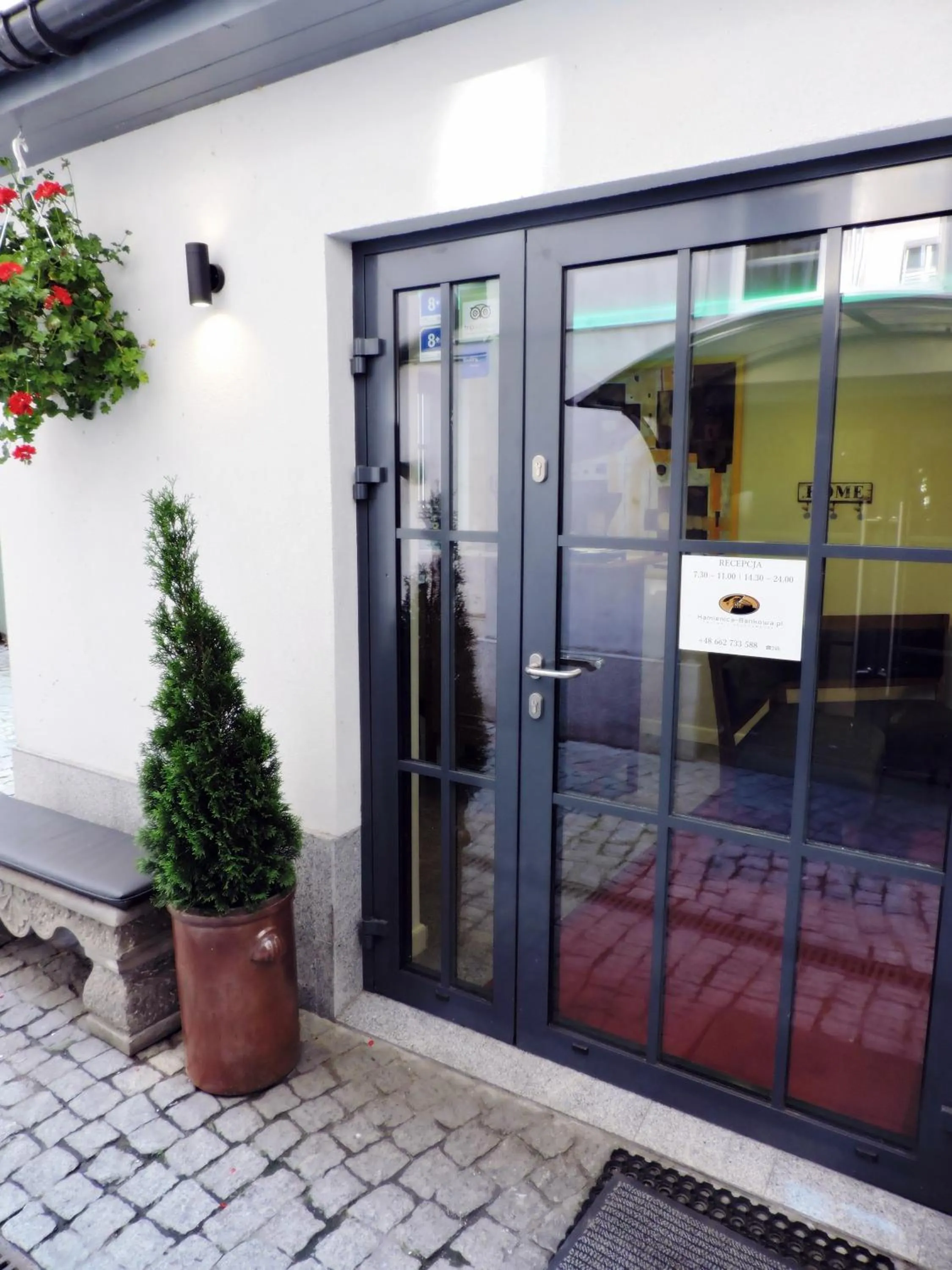 Facade/entrance in Kamienica Bankowa Residence