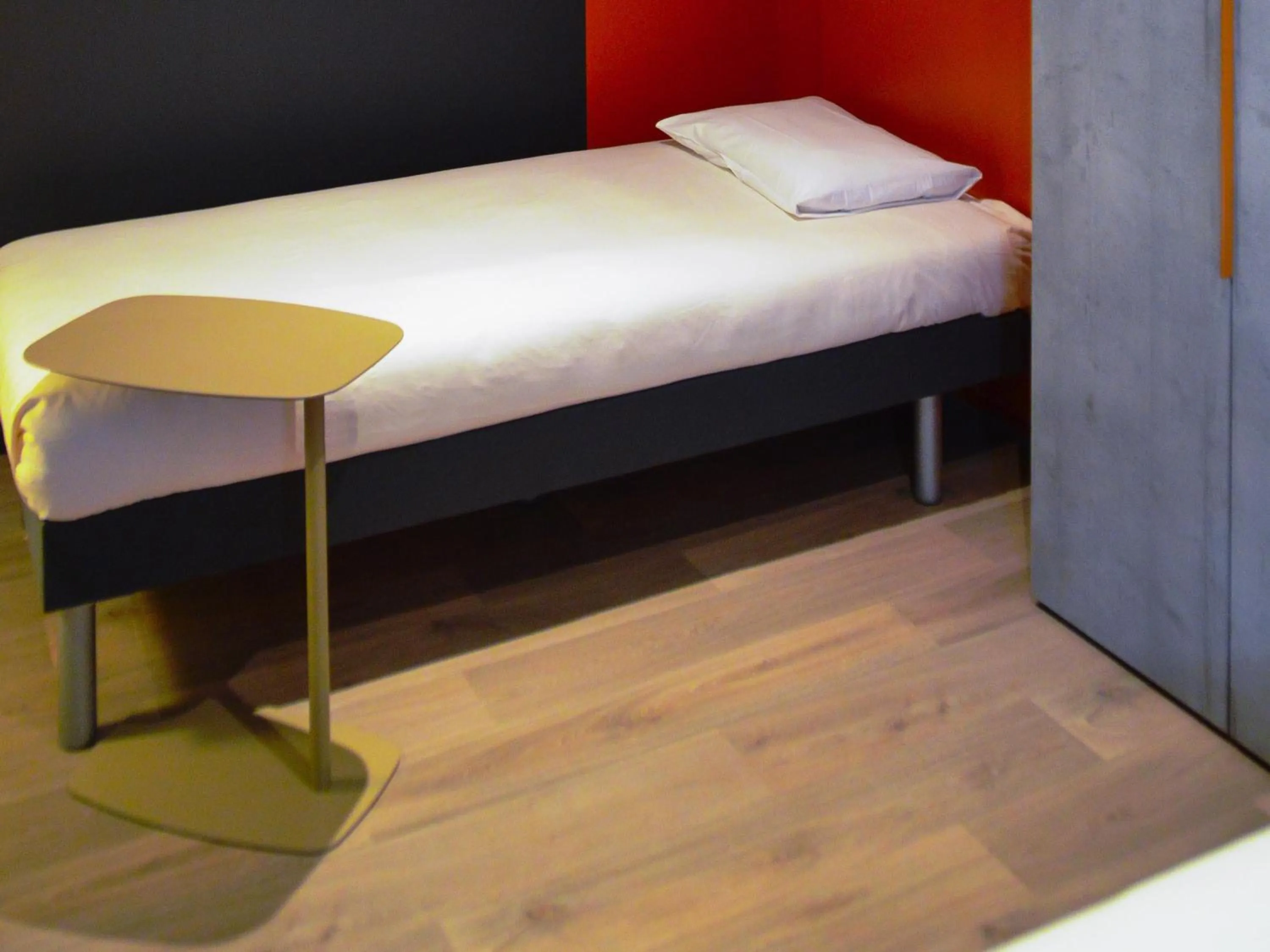 Bedroom, Bed in Ibis Budget Hyères