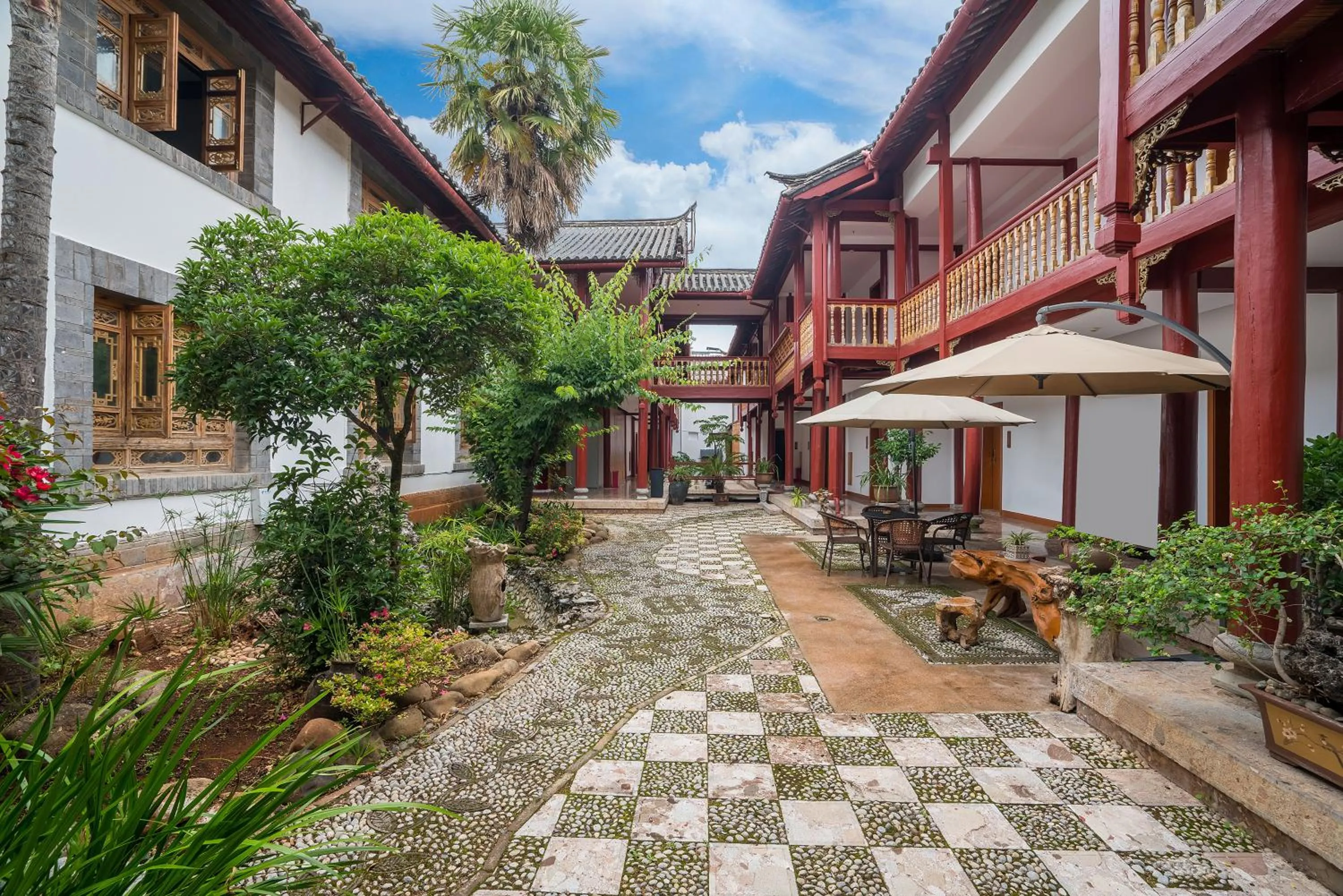 Lijiang Wangfu Hotel