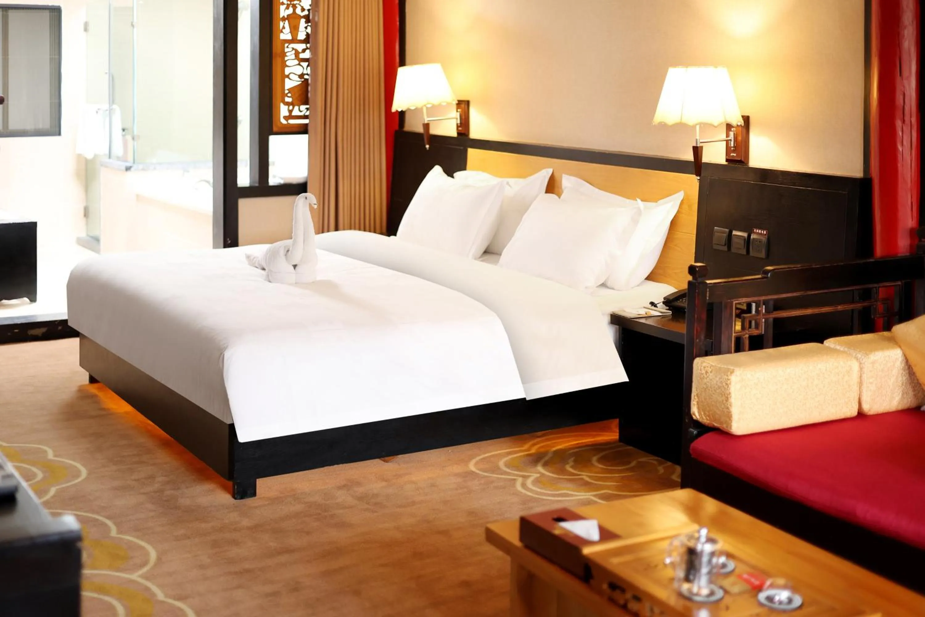 Bed in Lijiang Wangfu Hotel