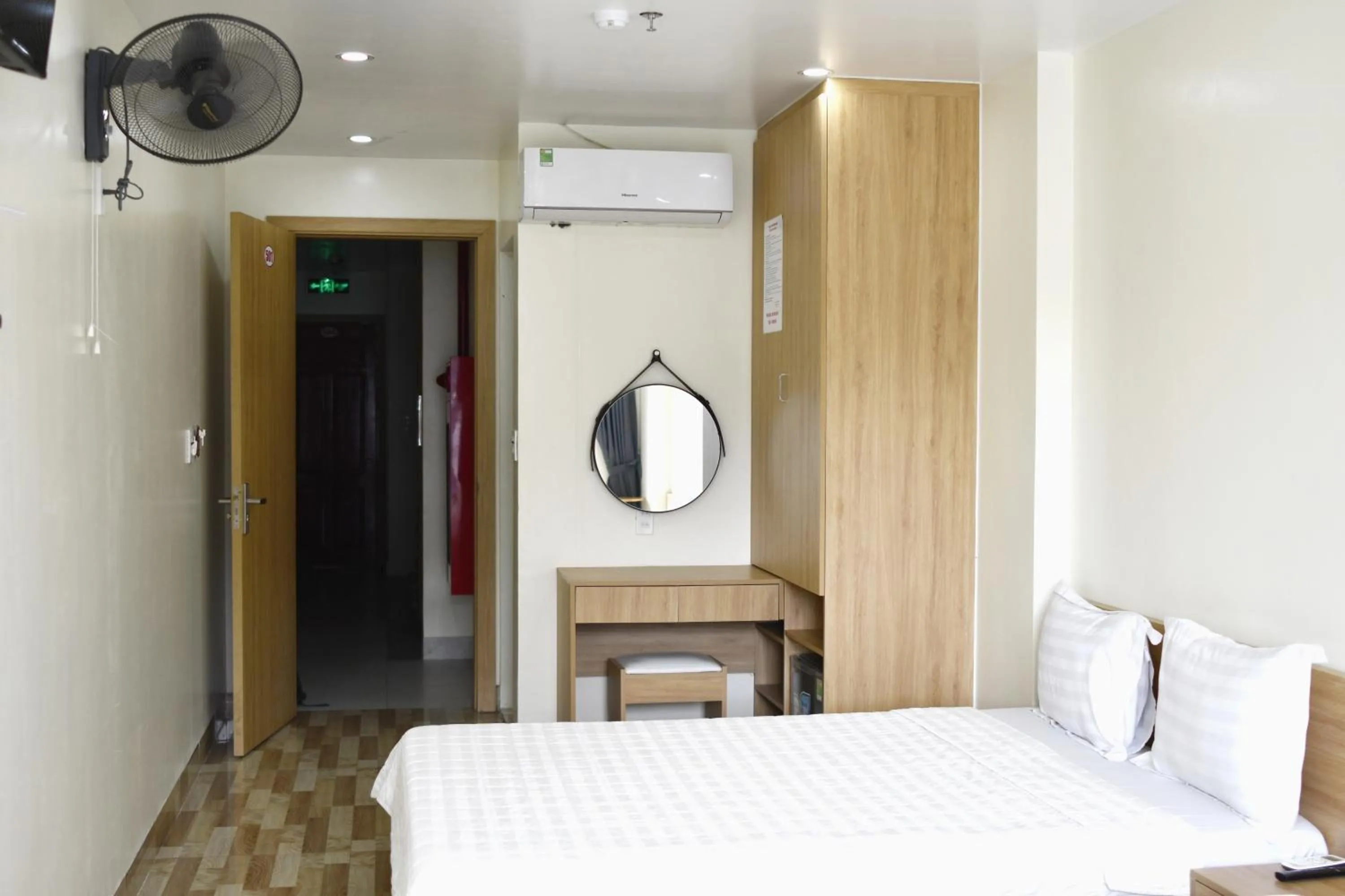 Bed in Sea Balcony Hotel