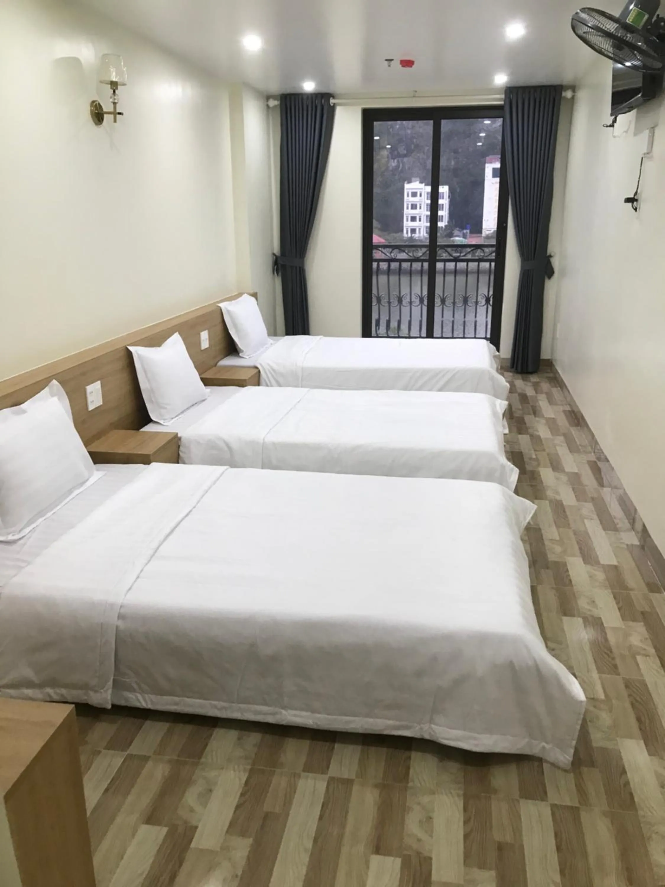 Bedroom, Bed in Sea Balcony Hotel