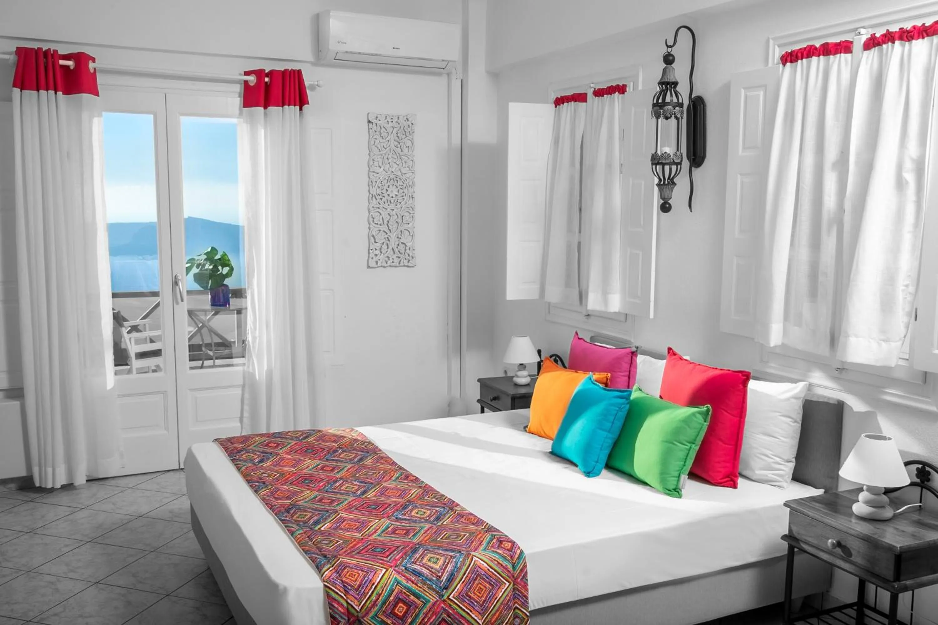 Photo of the whole room in Abelonas Retreat