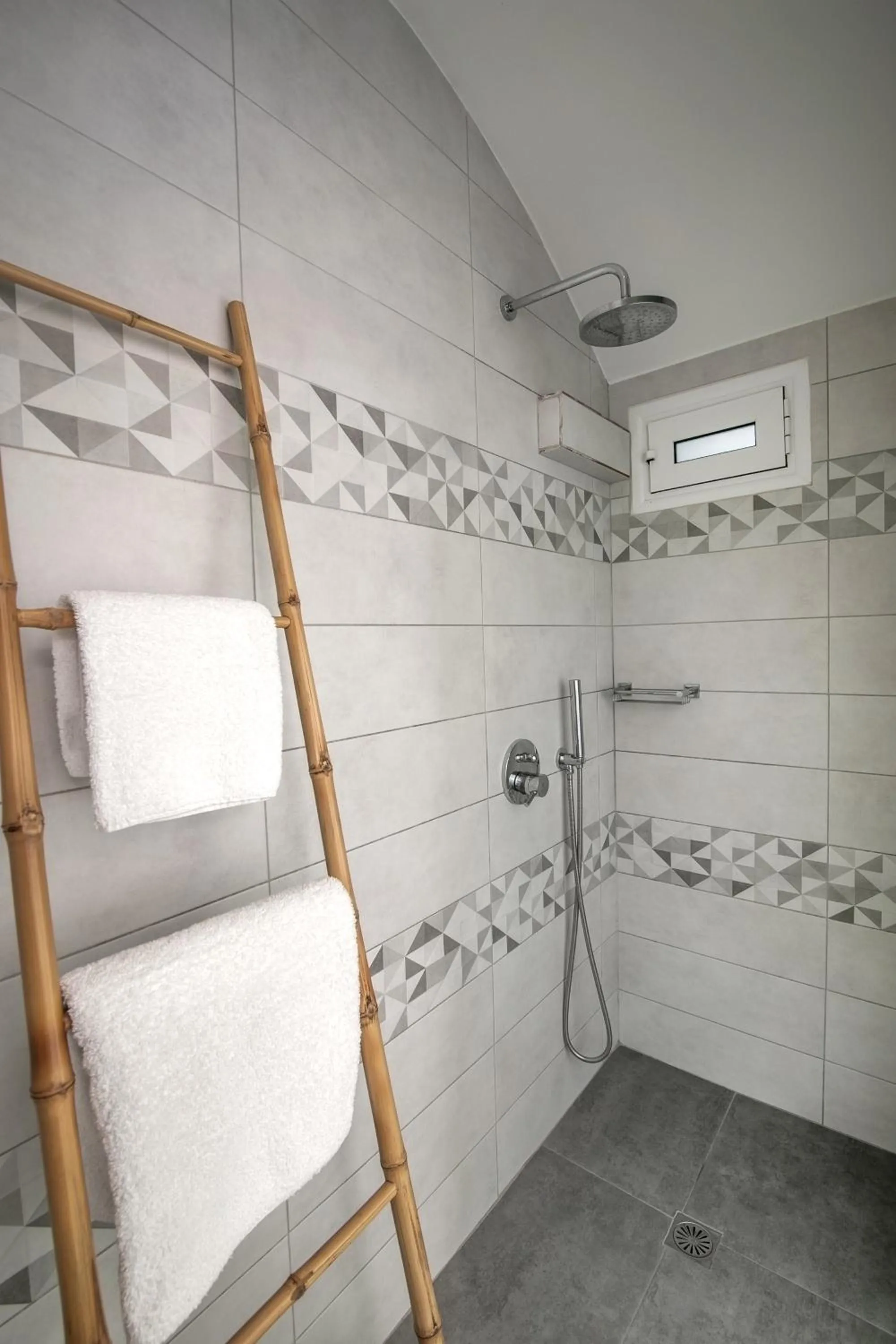 Bathroom in Abelonas Retreat