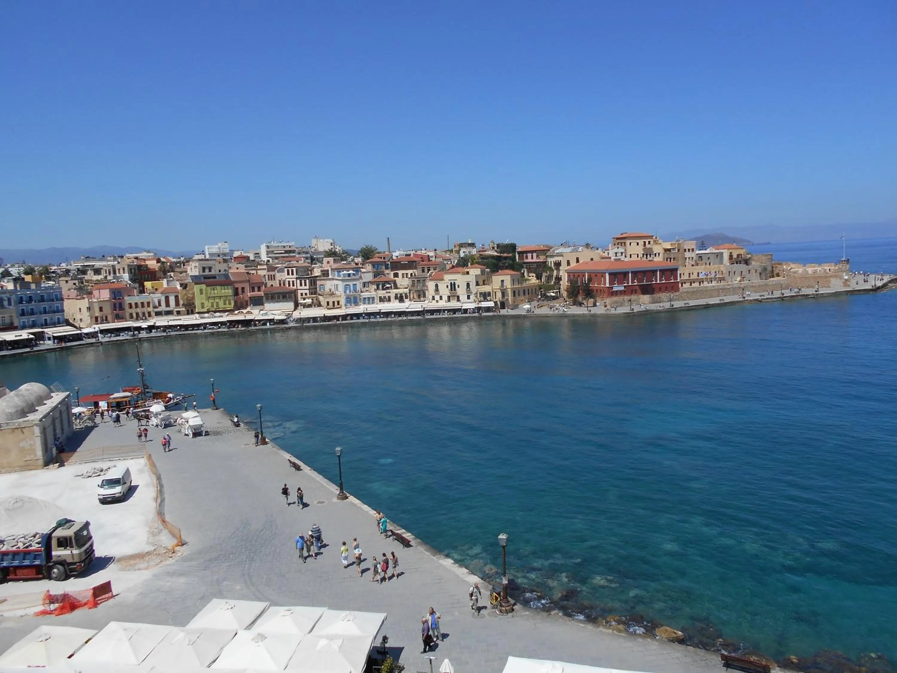 Area and facilities in Ilona Apartments Chania