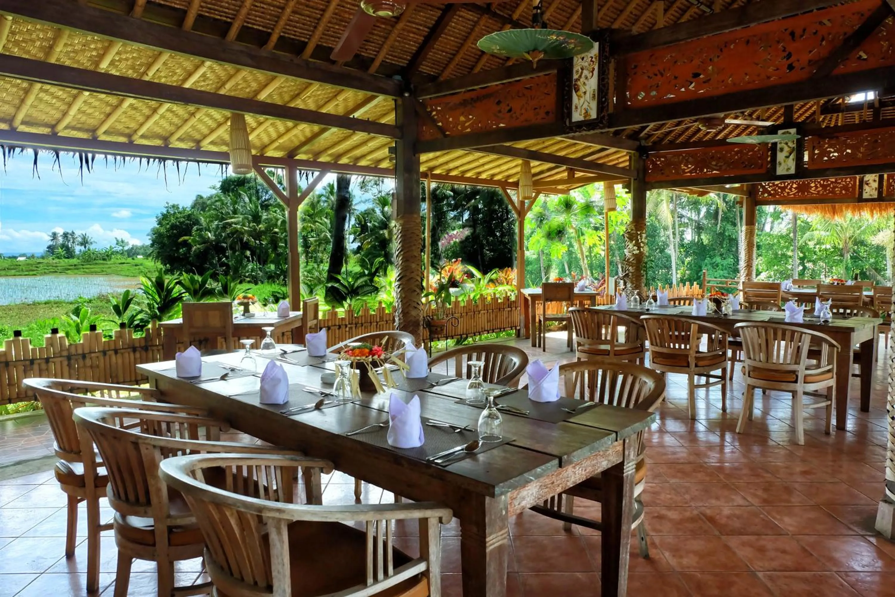 Restaurant/places to eat in Puri Taman Sari Resort