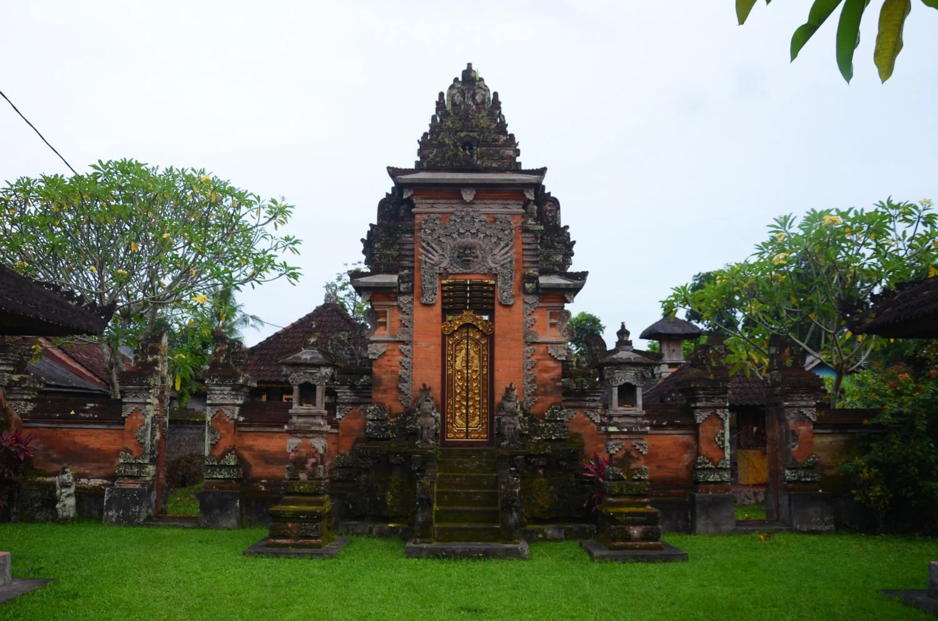 Facade/entrance in Puri Taman Sari Resort
