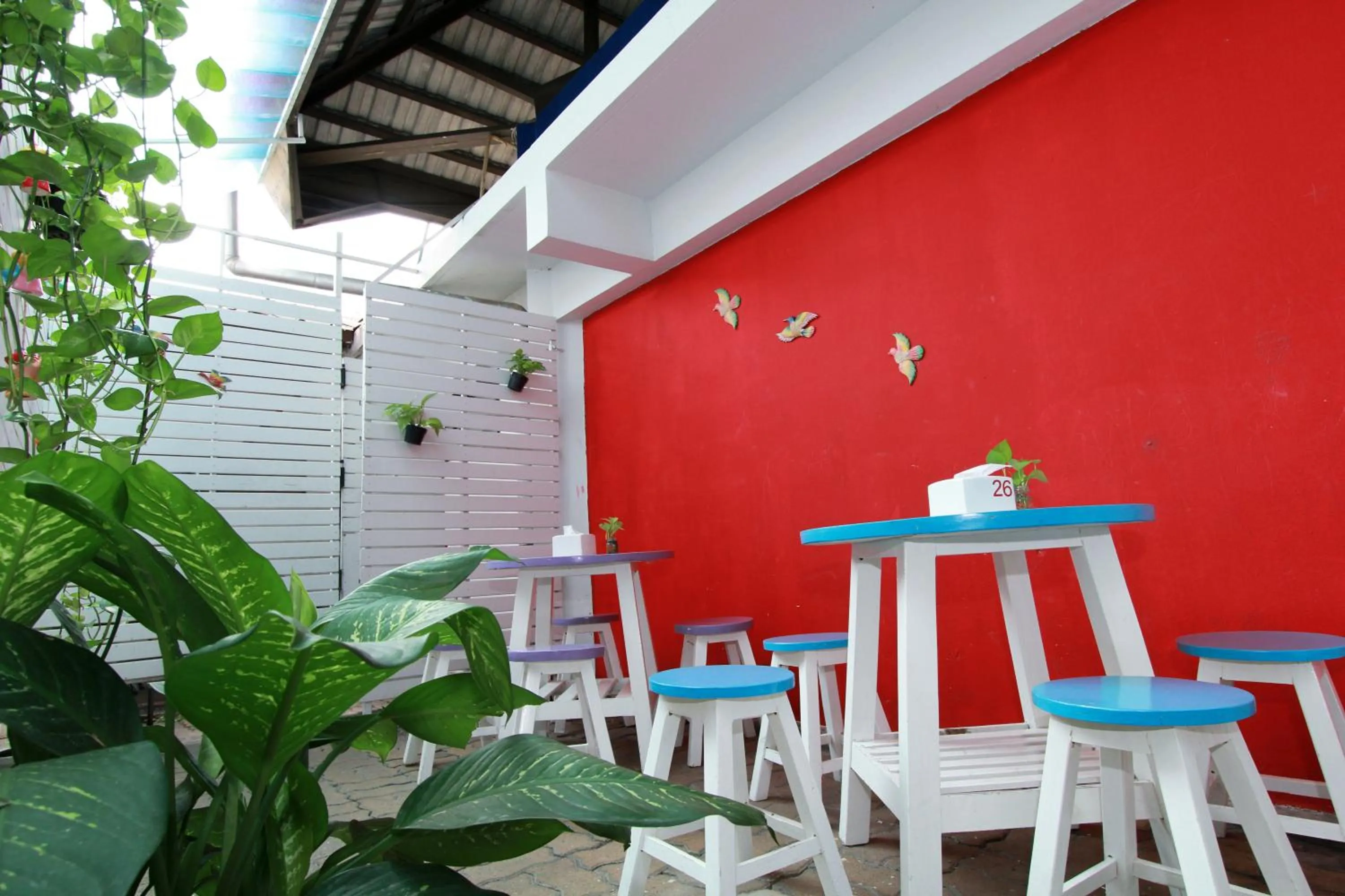 Patio in The International Hotel Chiang Mai - YMCA