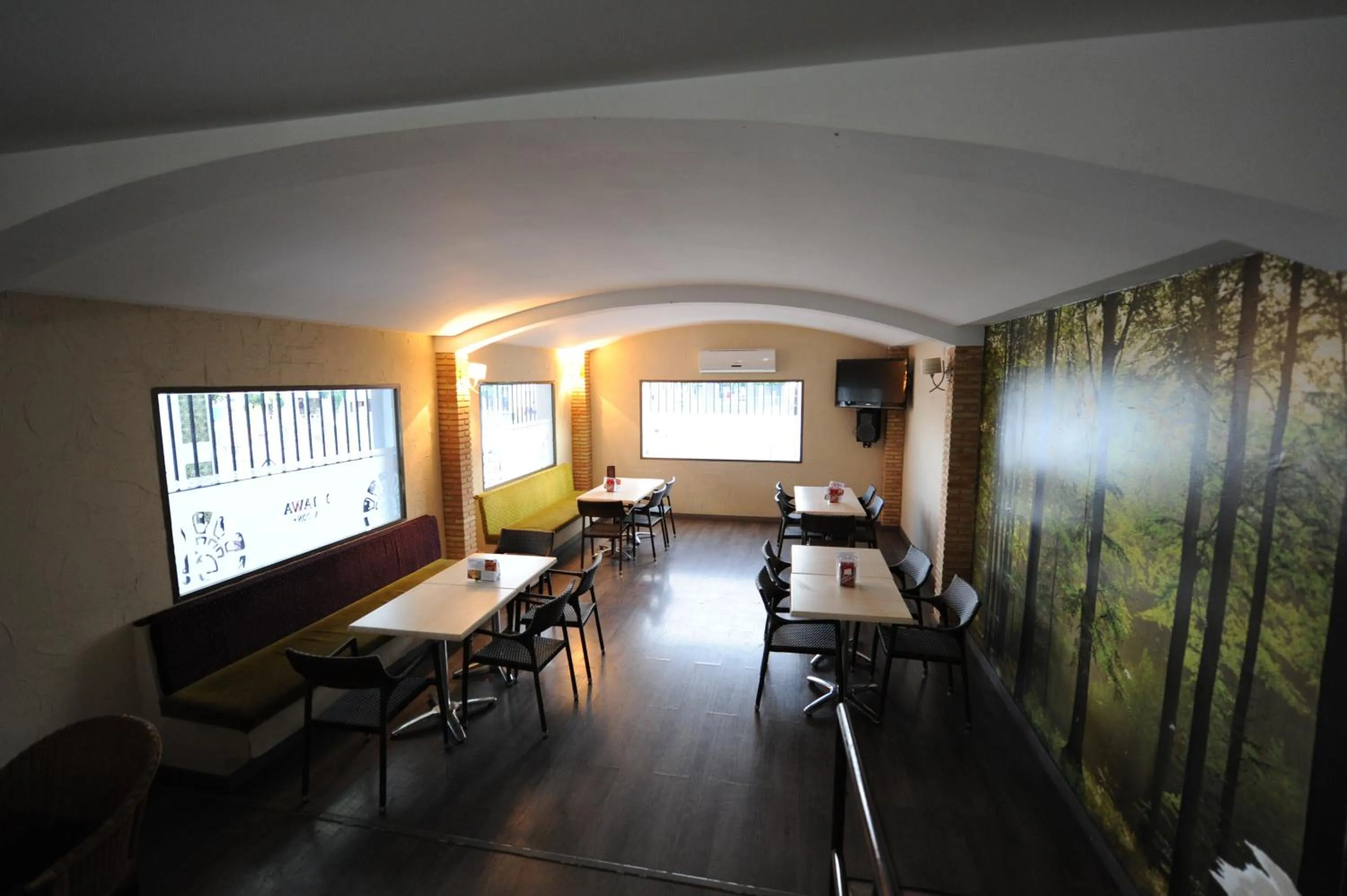 Communal lounge/ TV room in Hotel Montearoma