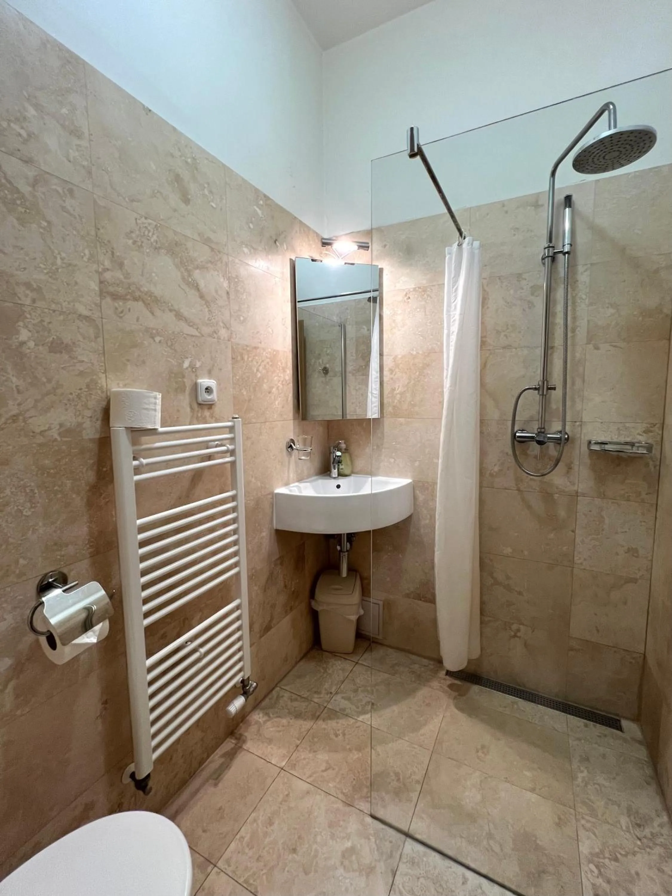 Bathroom in Hotel GEO