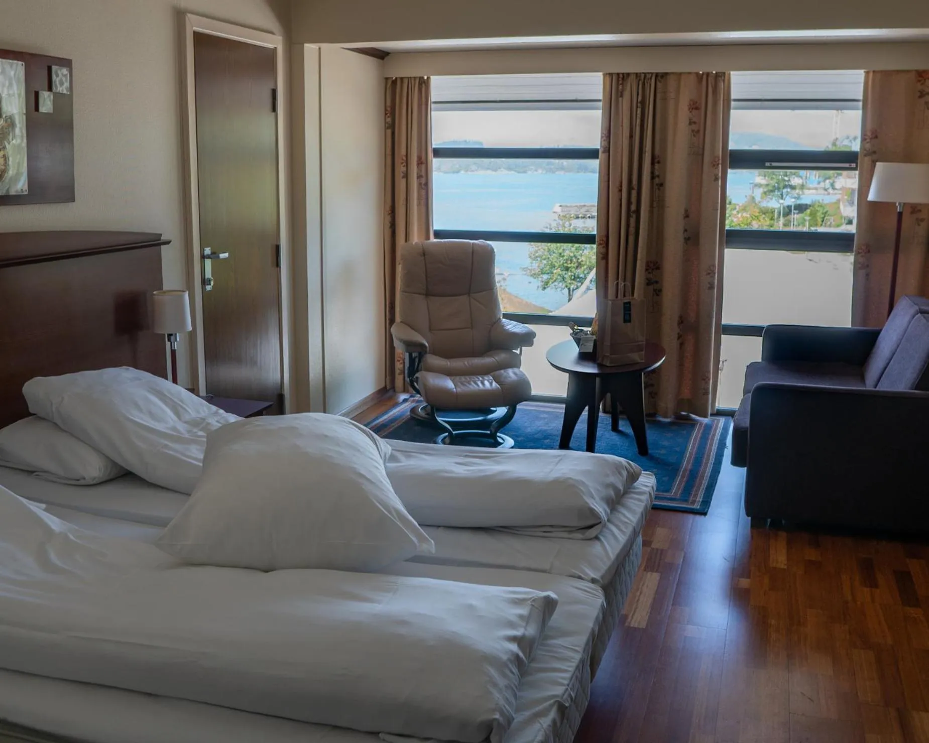 View (from property/room), Bed in Fitjar Fjordhotell