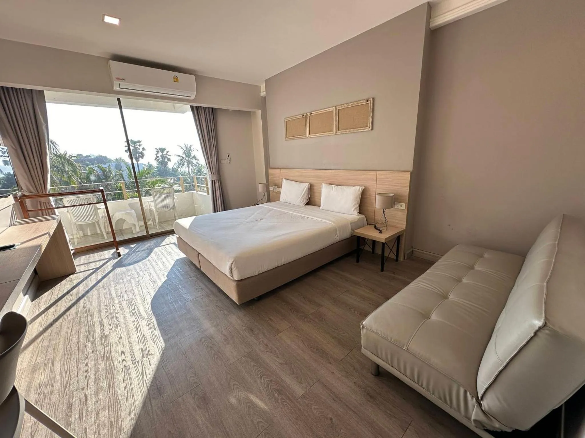 Bed in Rayong Chalet Resort