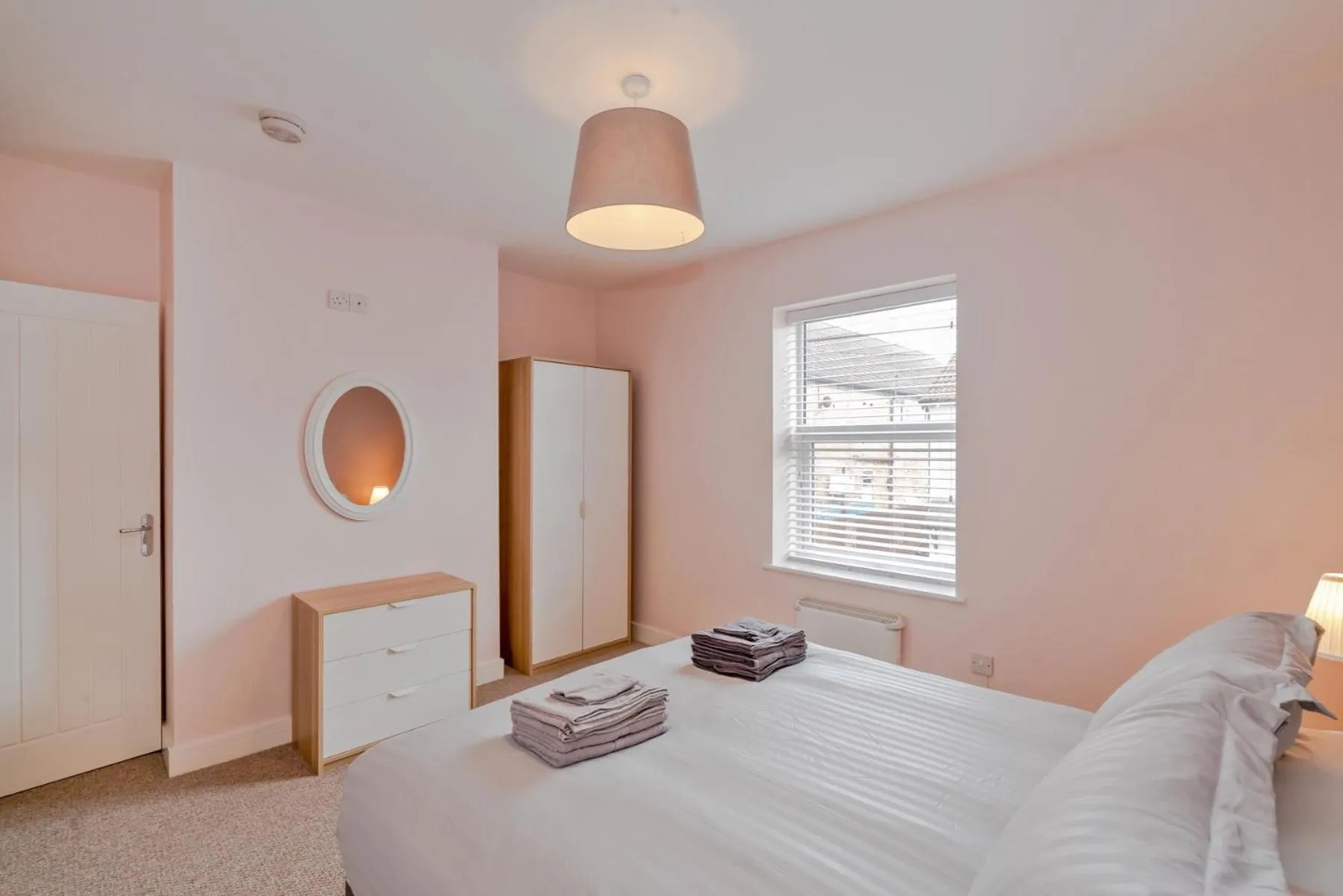 Bedroom, Bed in Cannock Hotel Apartments
