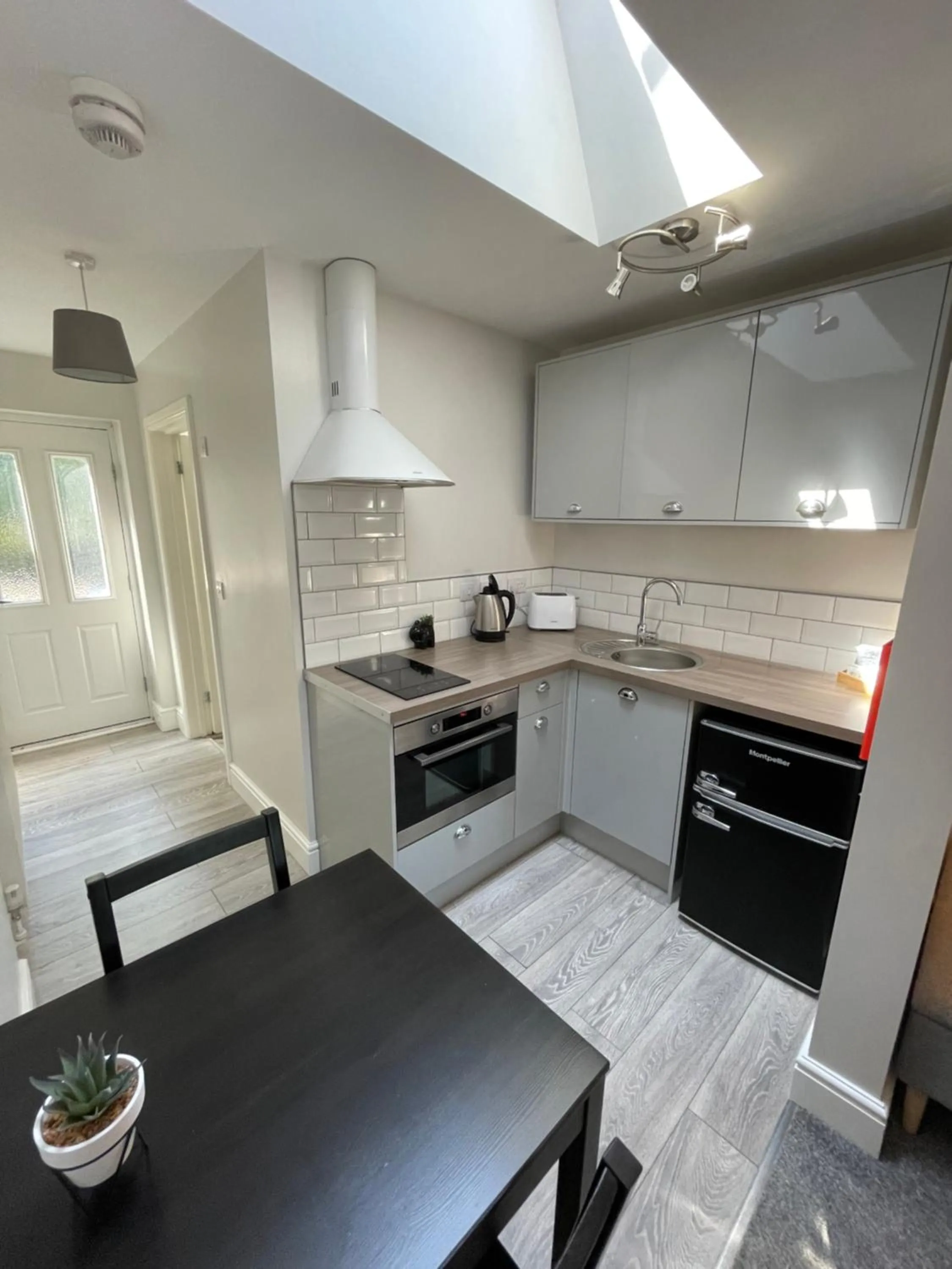 Coffee/tea facilities in Cannock Hotel Apartments