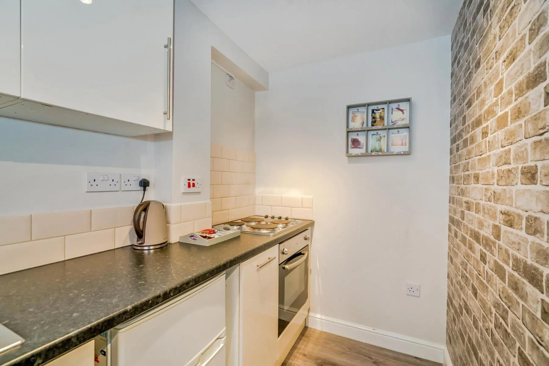 Coffee/tea facilities in Cannock Hotel Apartments