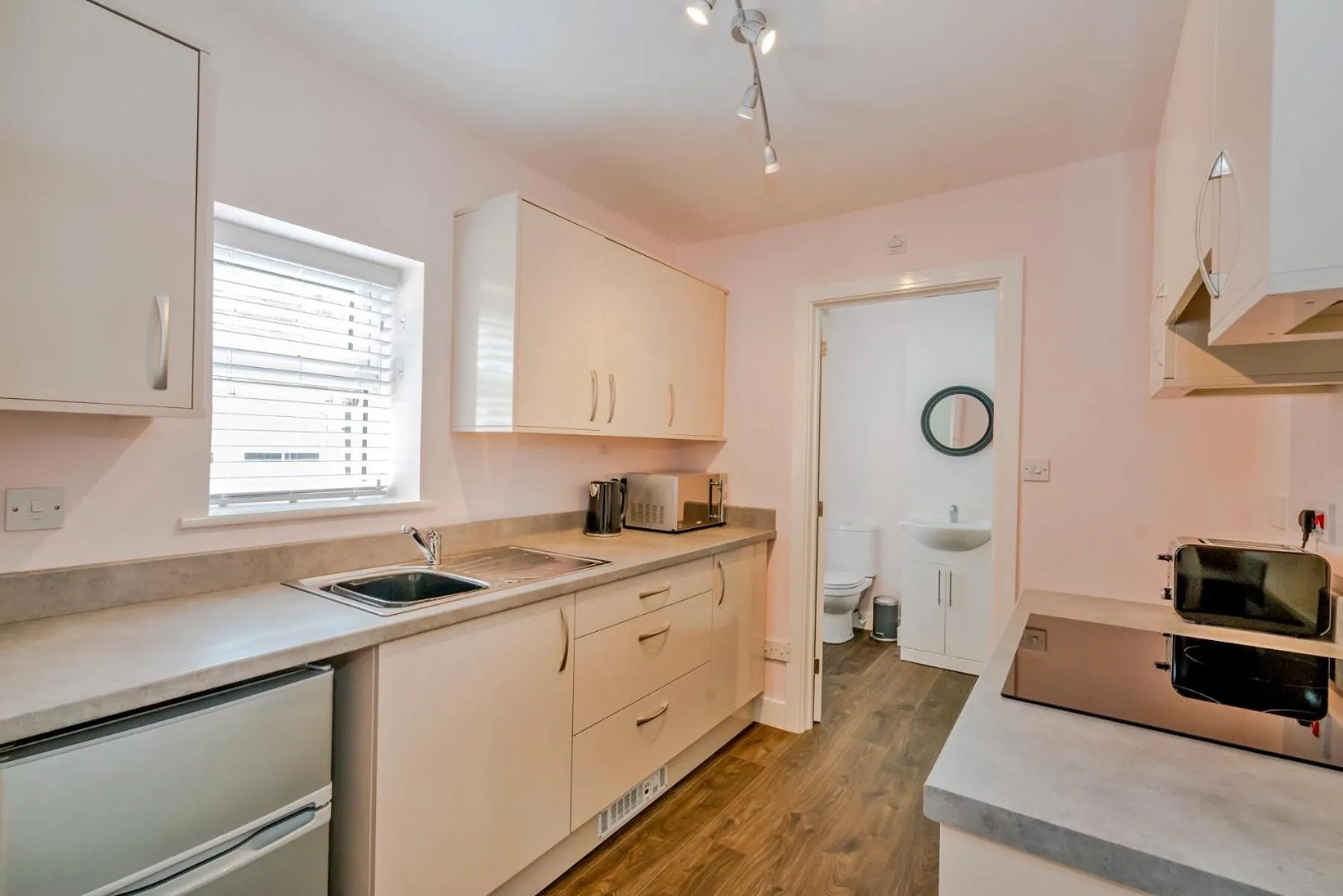 Coffee/tea facilities in Cannock Hotel Apartments