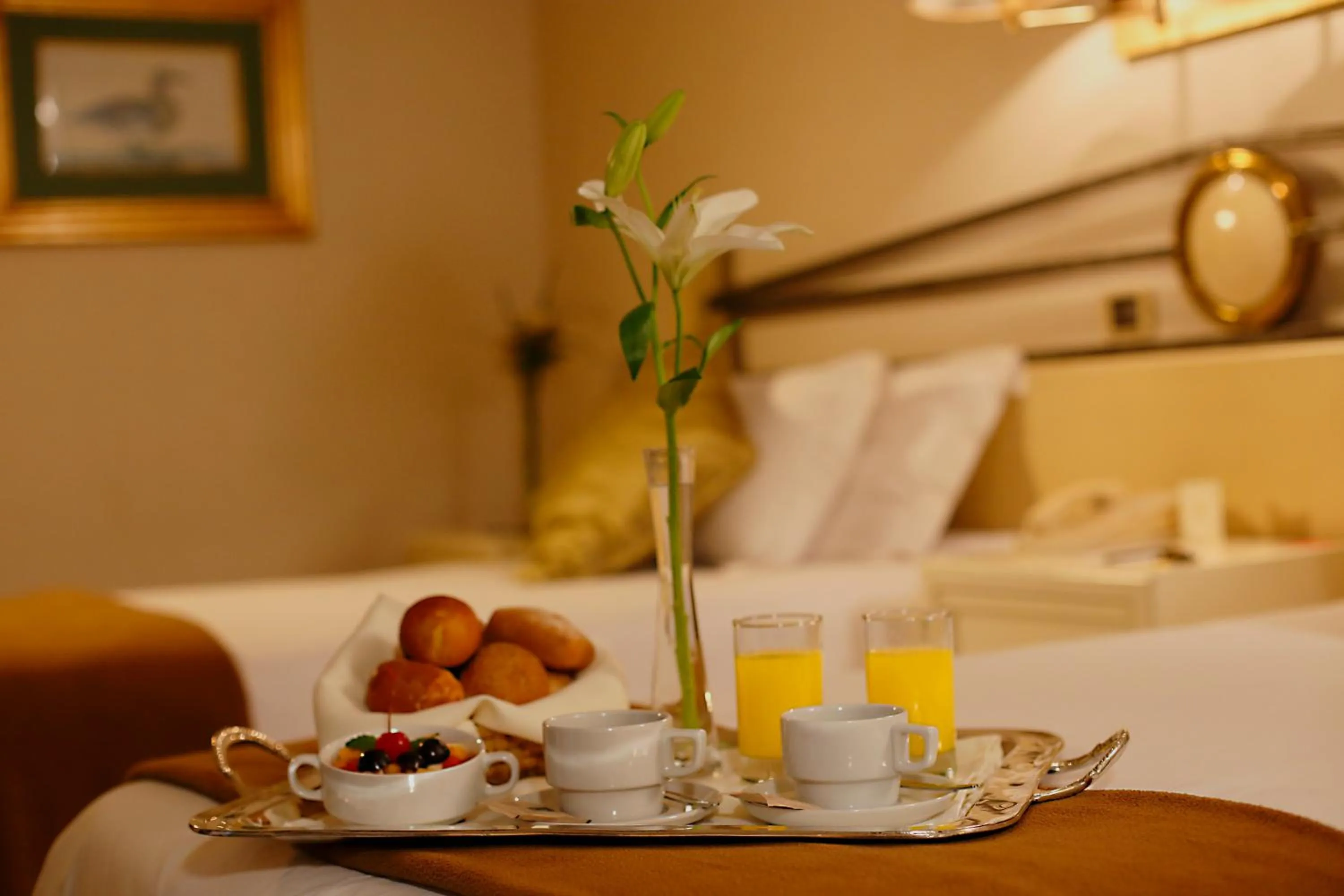 Food and drinks, Bed in Suites del Bosque Hotel