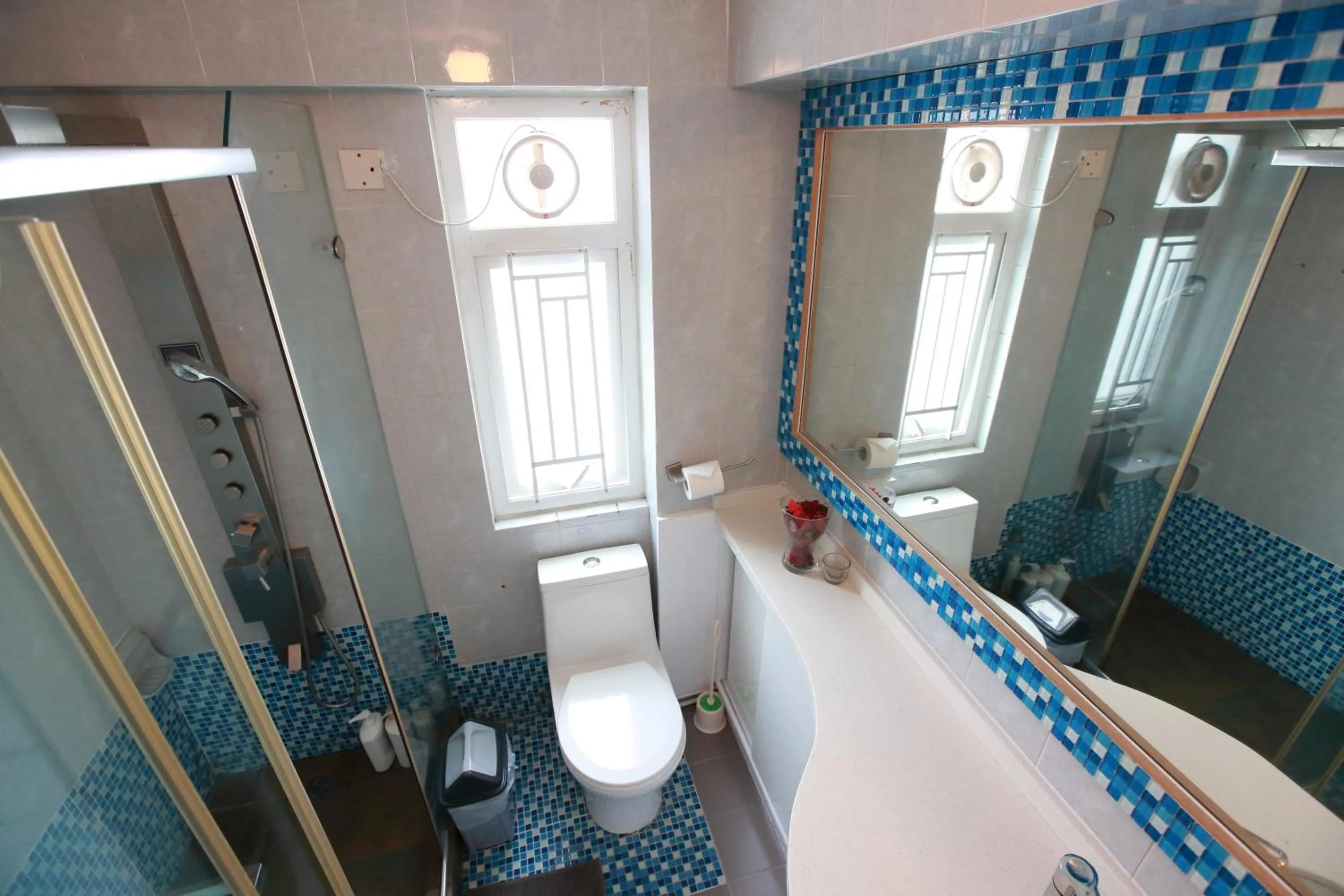 Bathroom in Lantau Lodge