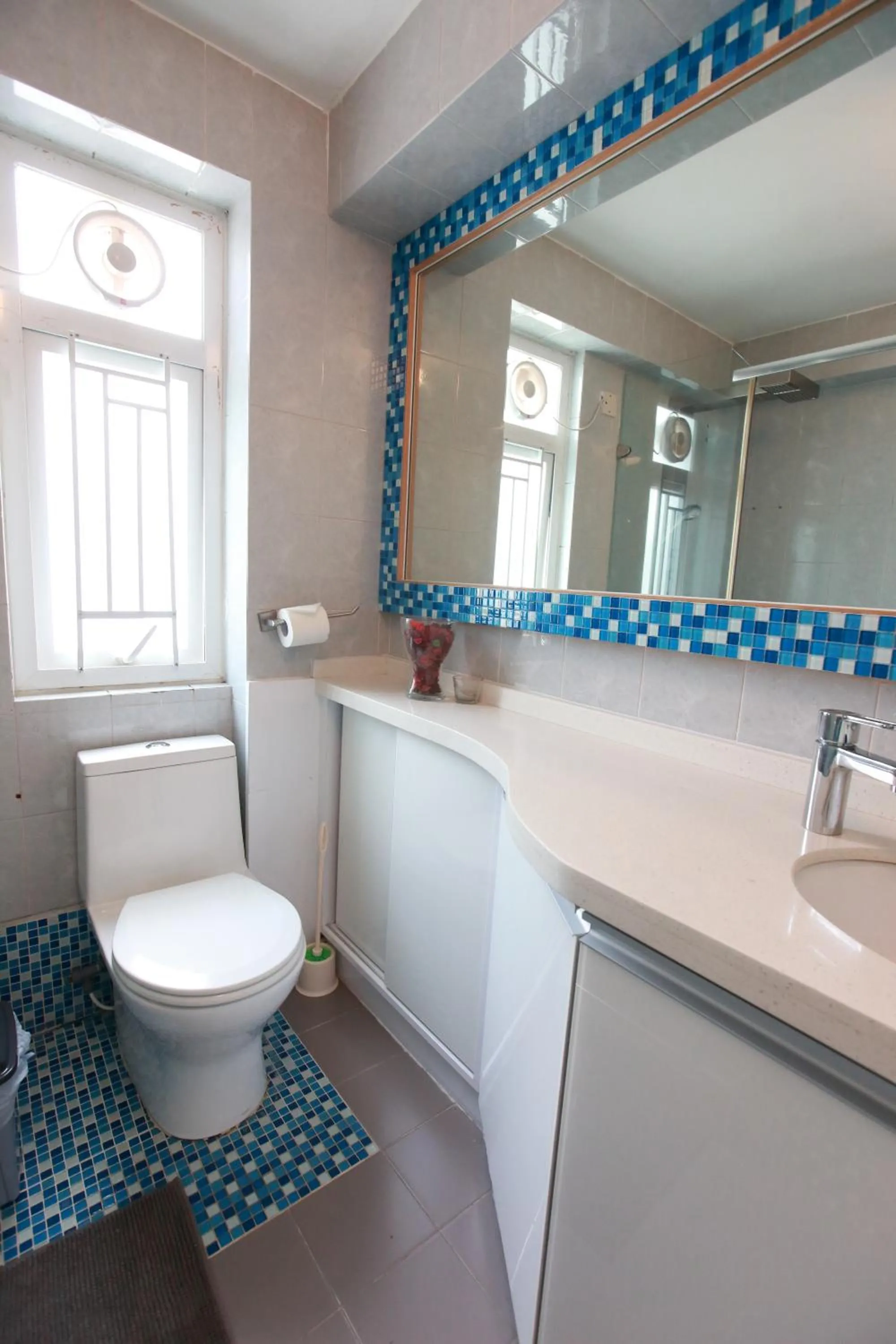 Bathroom in Lantau Lodge