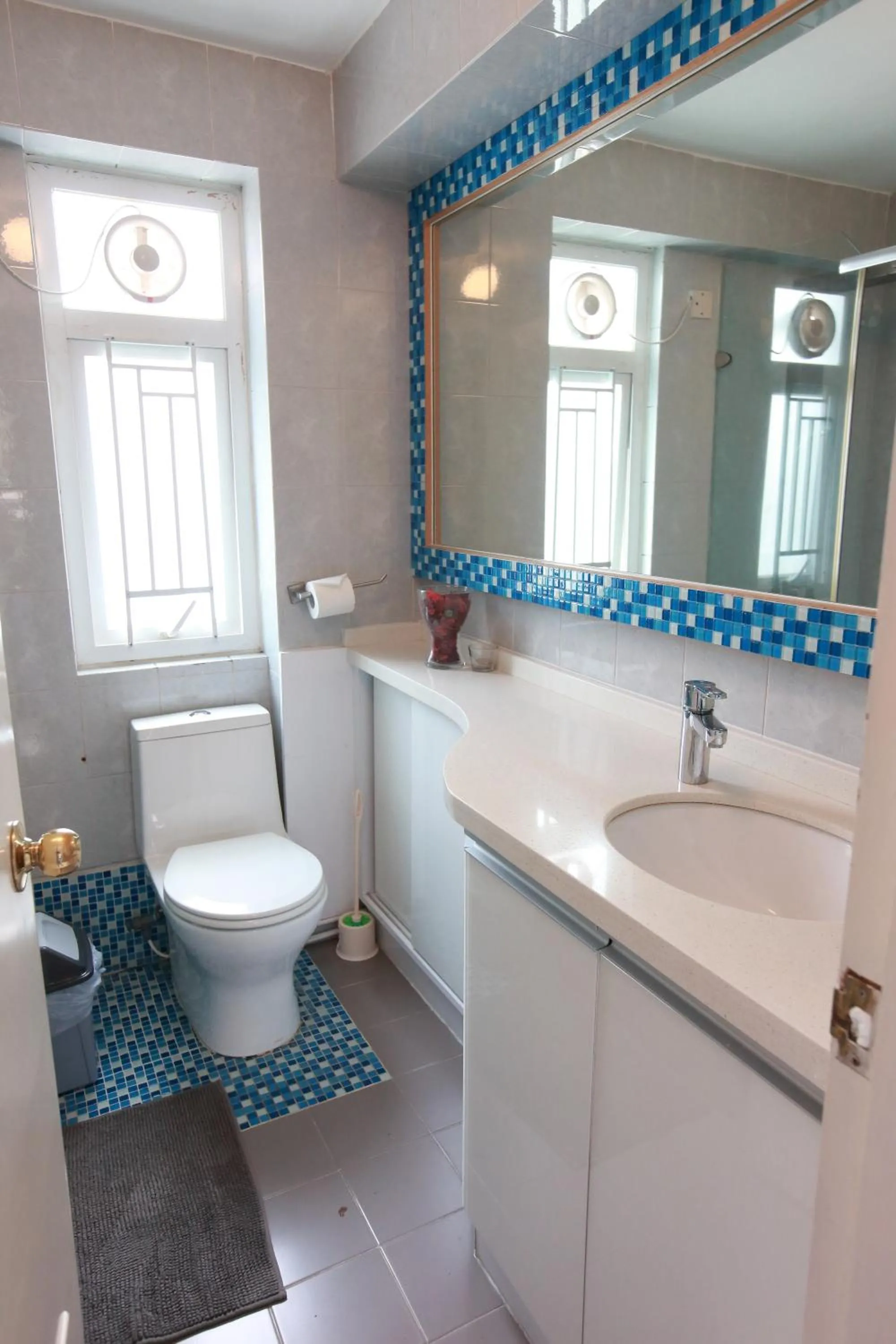 Bathroom in Lantau Lodge