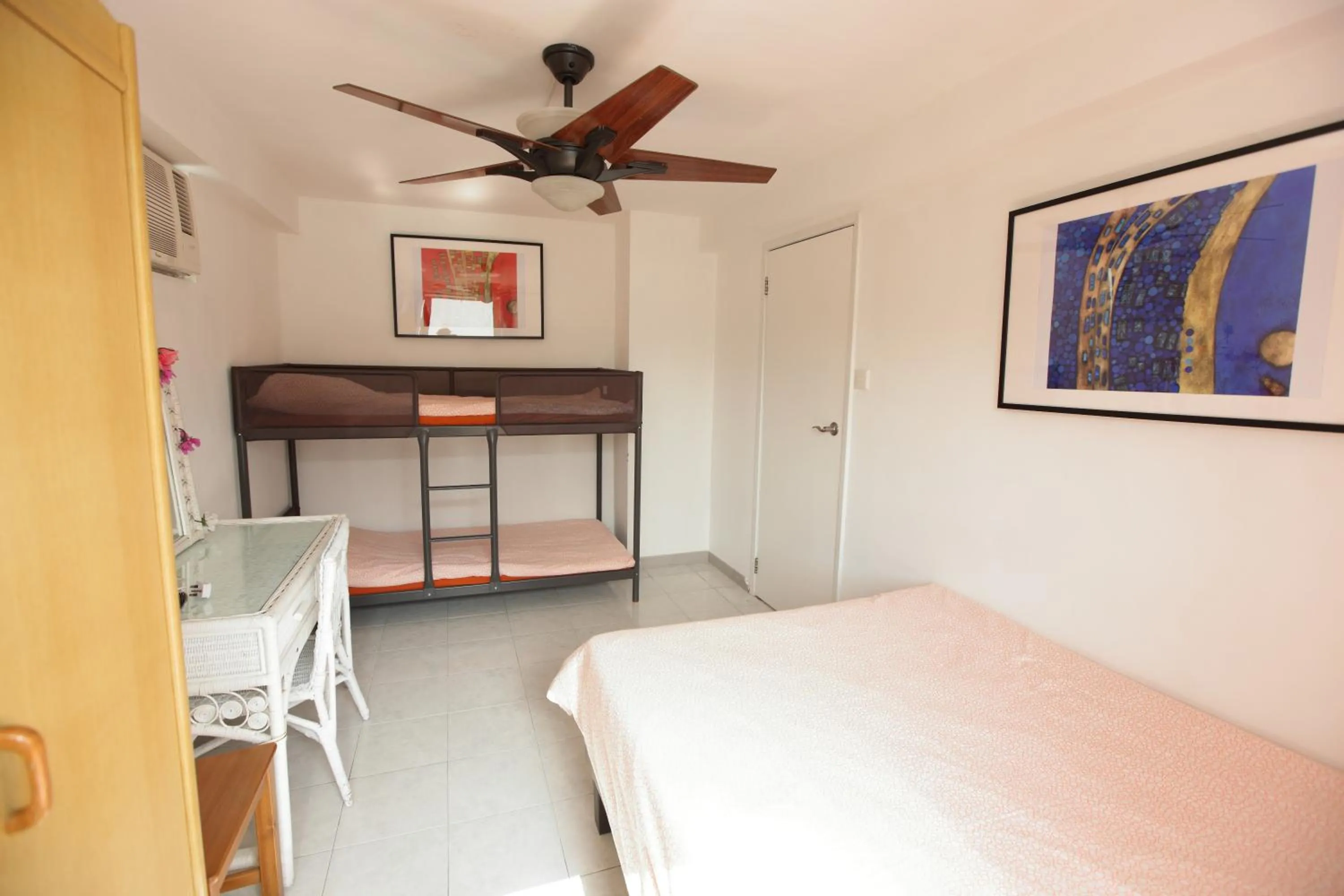 Bedroom, Bed in Lantau Lodge