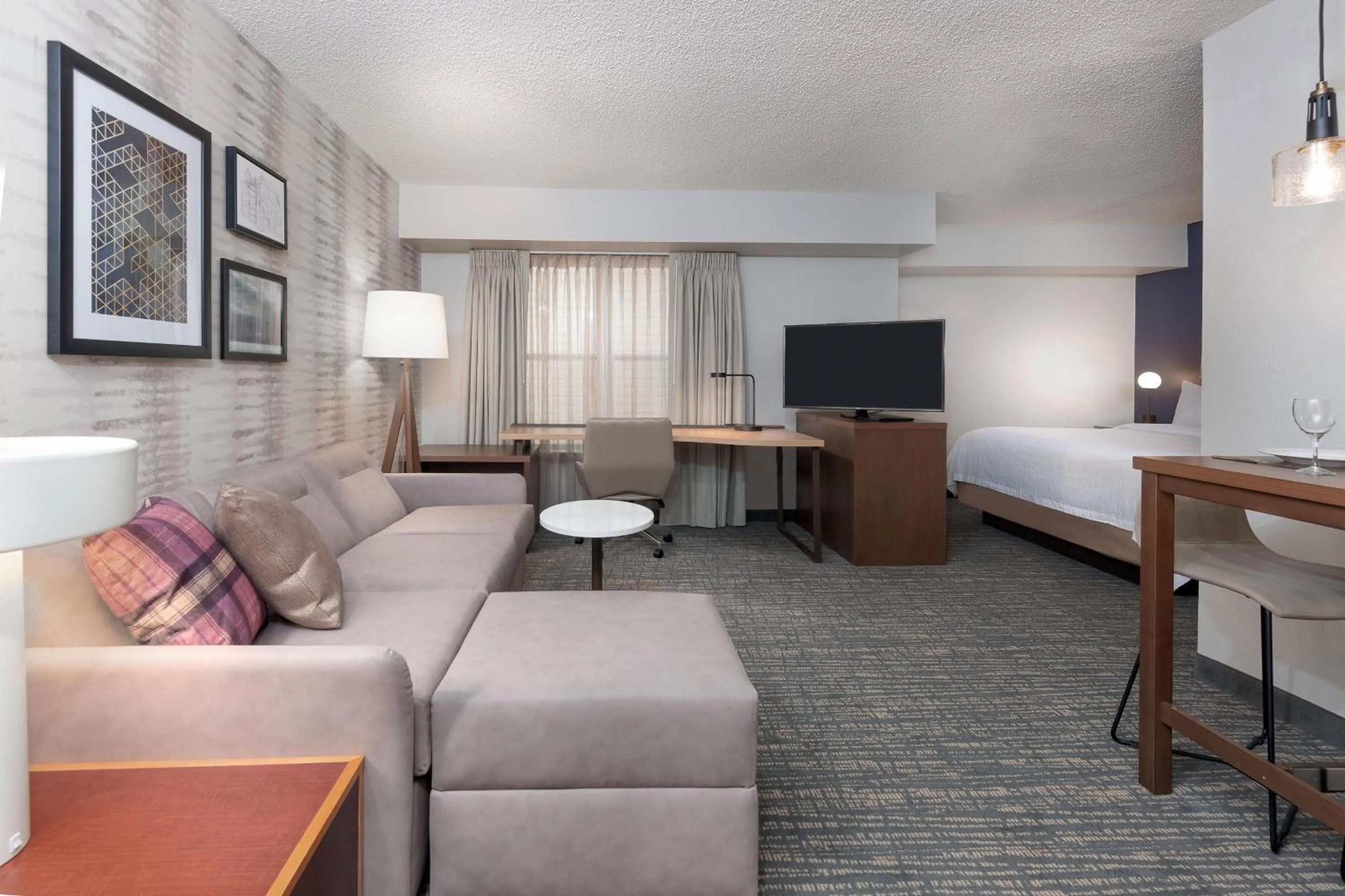 Photo of the whole room, Bed in Residence Inn Mobile