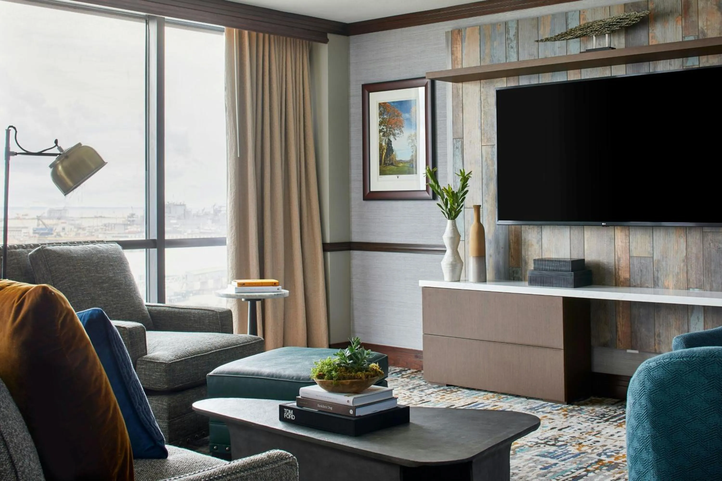 Photo of the whole room in Renaissance Mobile Riverview Plaza Hotel