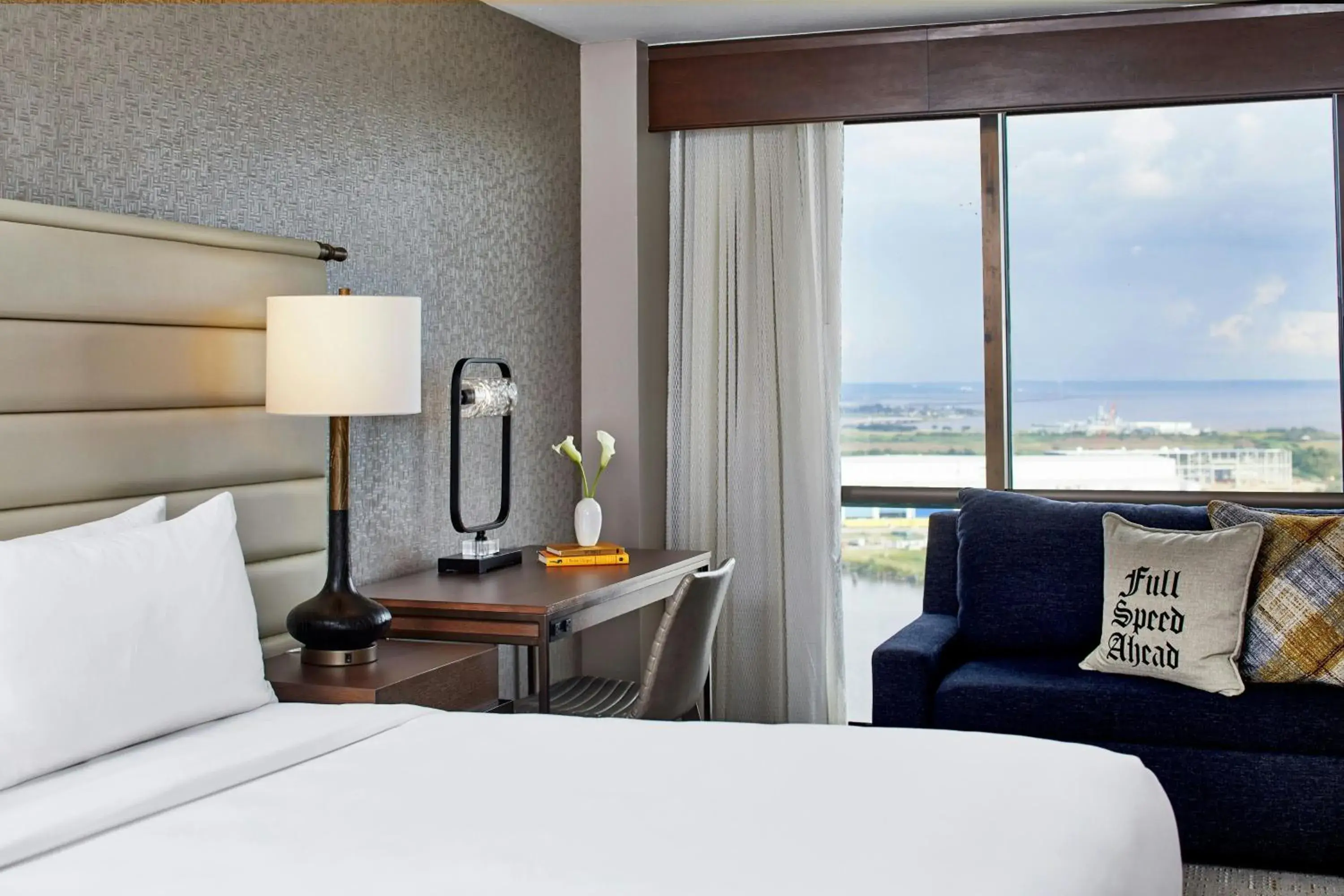 King Room with River View in Renaissance Mobile Riverview Plaza Hotel King Room with River View in Renaissance Mobile Riverview Plaza Hotel