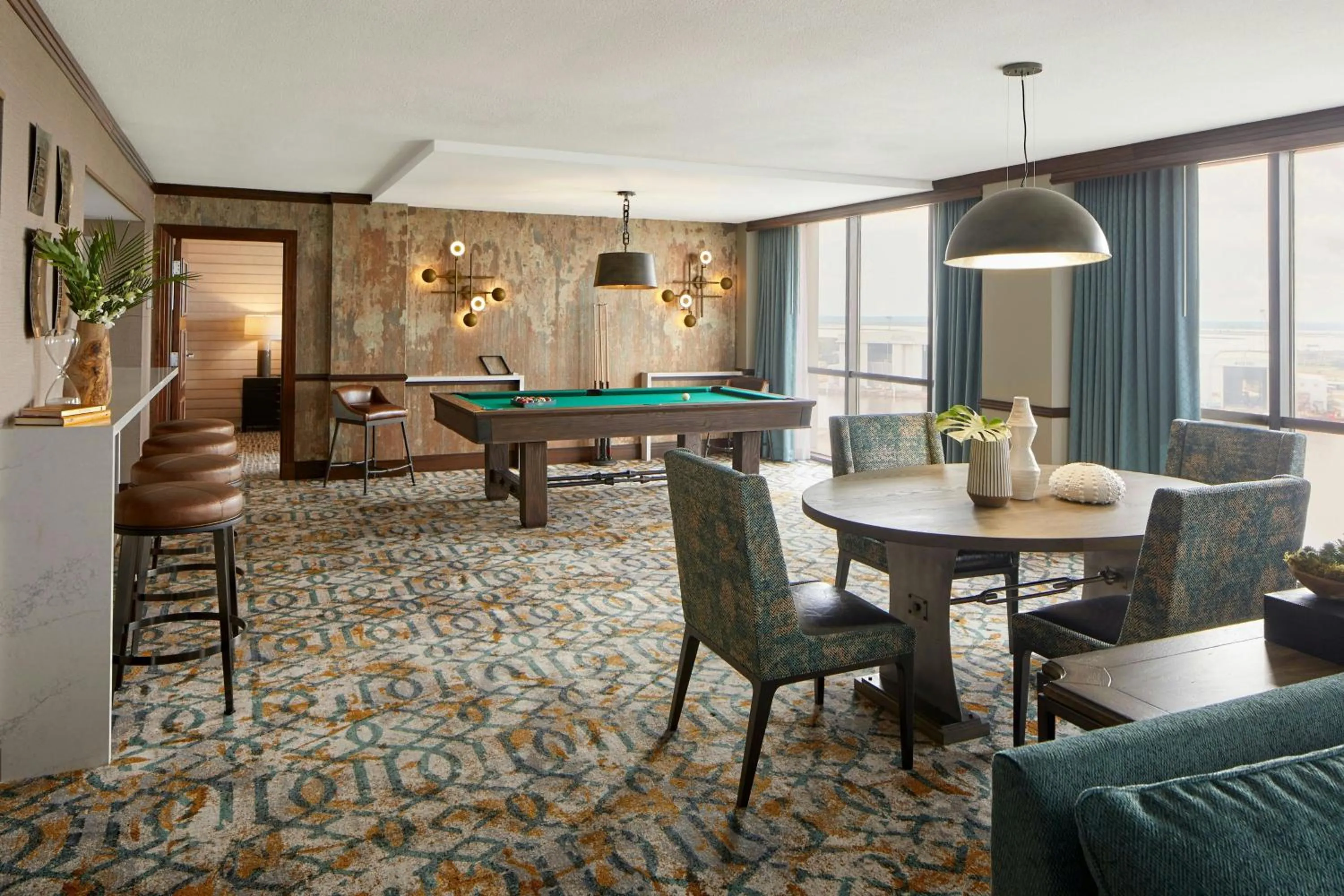 Bedroom in Renaissance Mobile Riverview Plaza Hotel