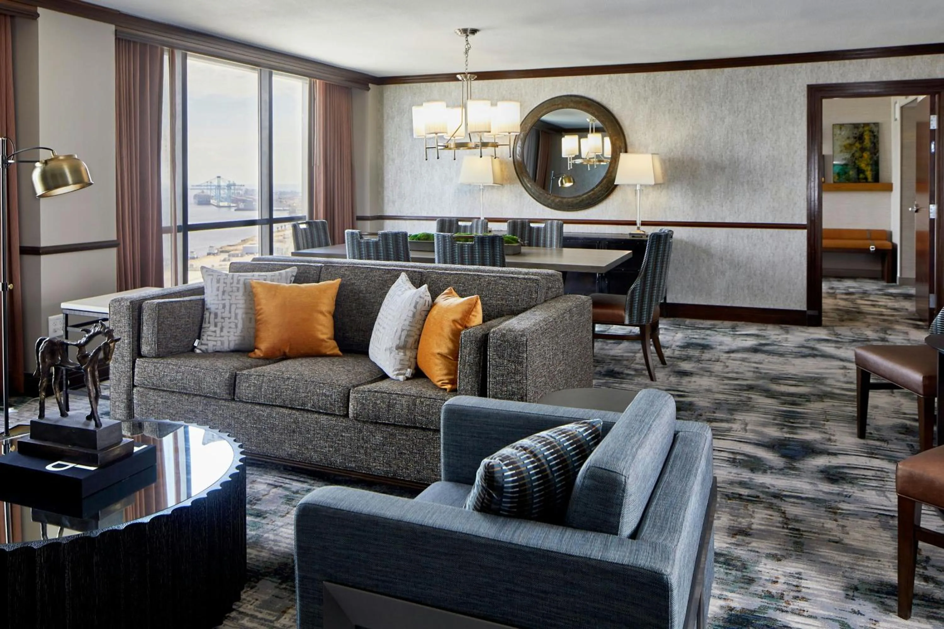 Bedroom in Renaissance Mobile Riverview Plaza Hotel