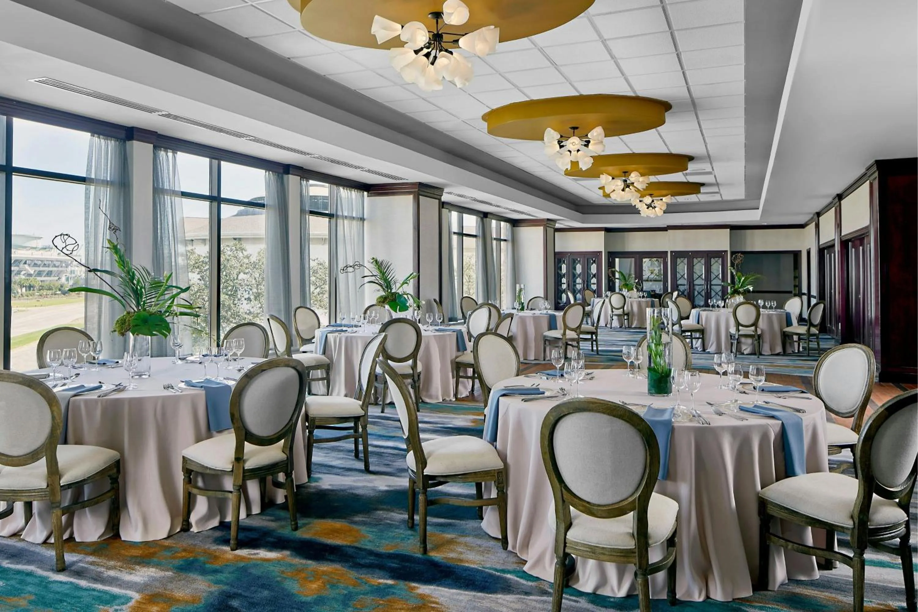 Lobby or reception in Renaissance Mobile Riverview Plaza Hotel