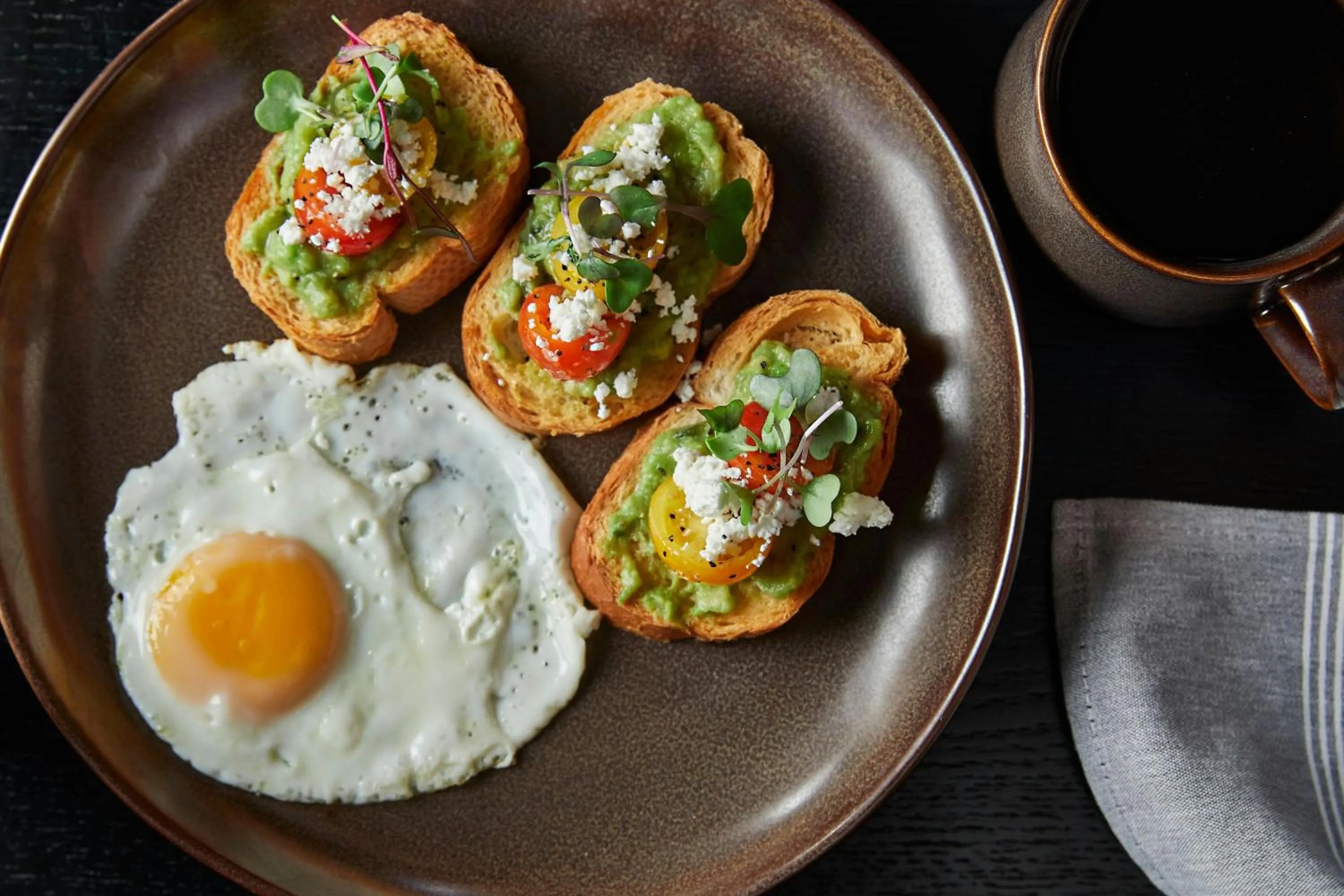 Restaurant/places to eat in Renaissance Mobile Riverview Plaza Hotel