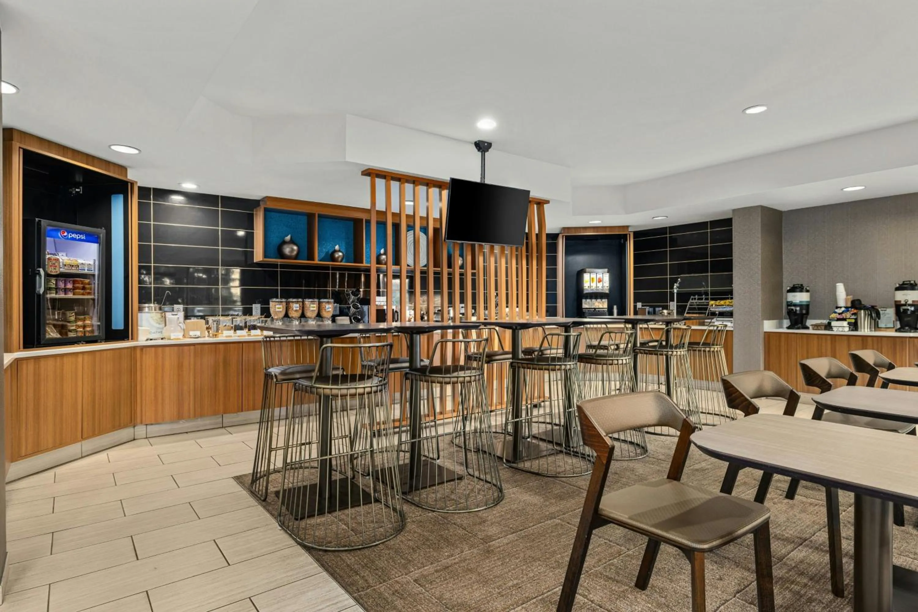 Breakfast in SpringHill Suites Minneapolis Eden Prairie