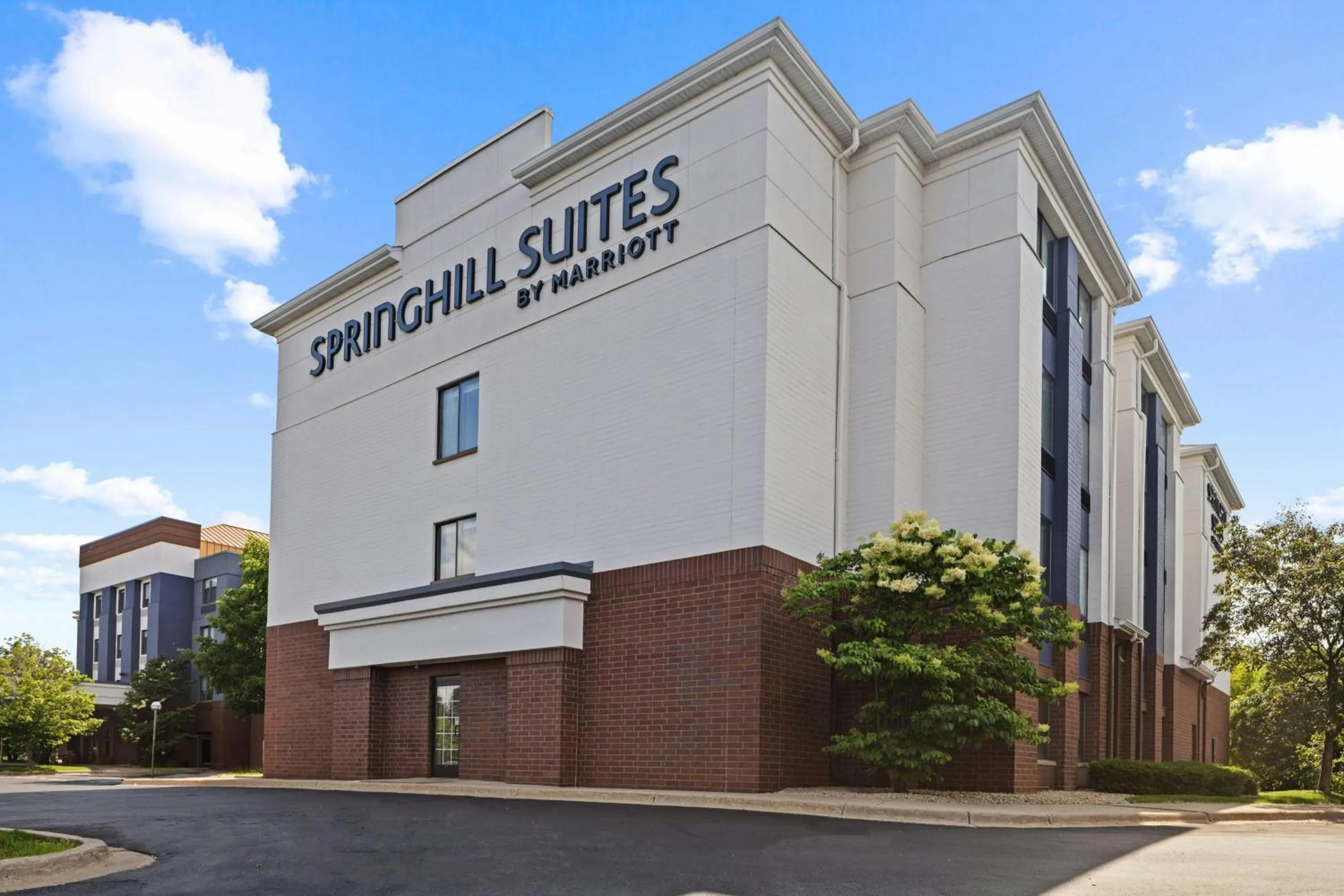 Property building in SpringHill Suites Minneapolis Eden Prairie